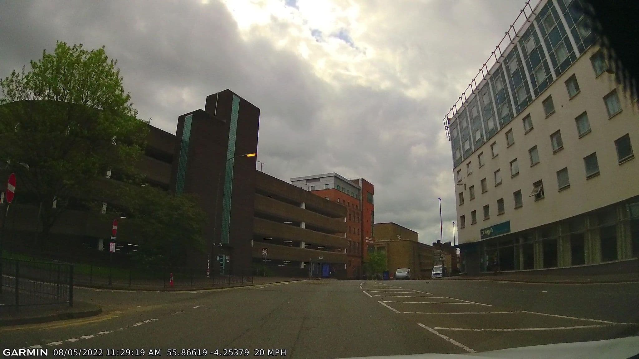 Street view near Holiday Inn, Glasgow — © gmc (CC BY-SA · Mapillary)
