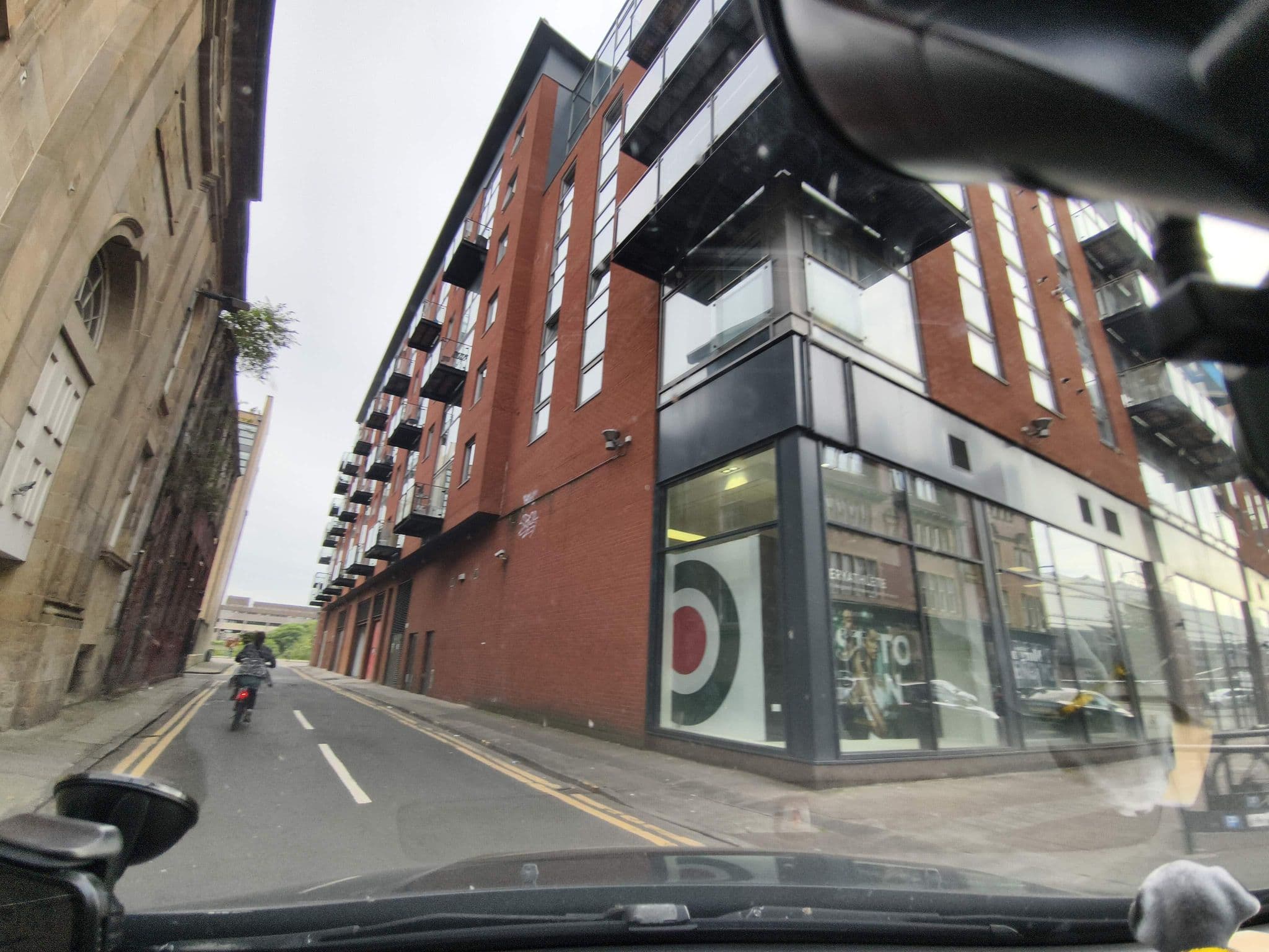 Street view near Homes for Students - Riverside Glasgow, Glasgow — © xdTAGCLAN (CC BY-SA · Mapillary)