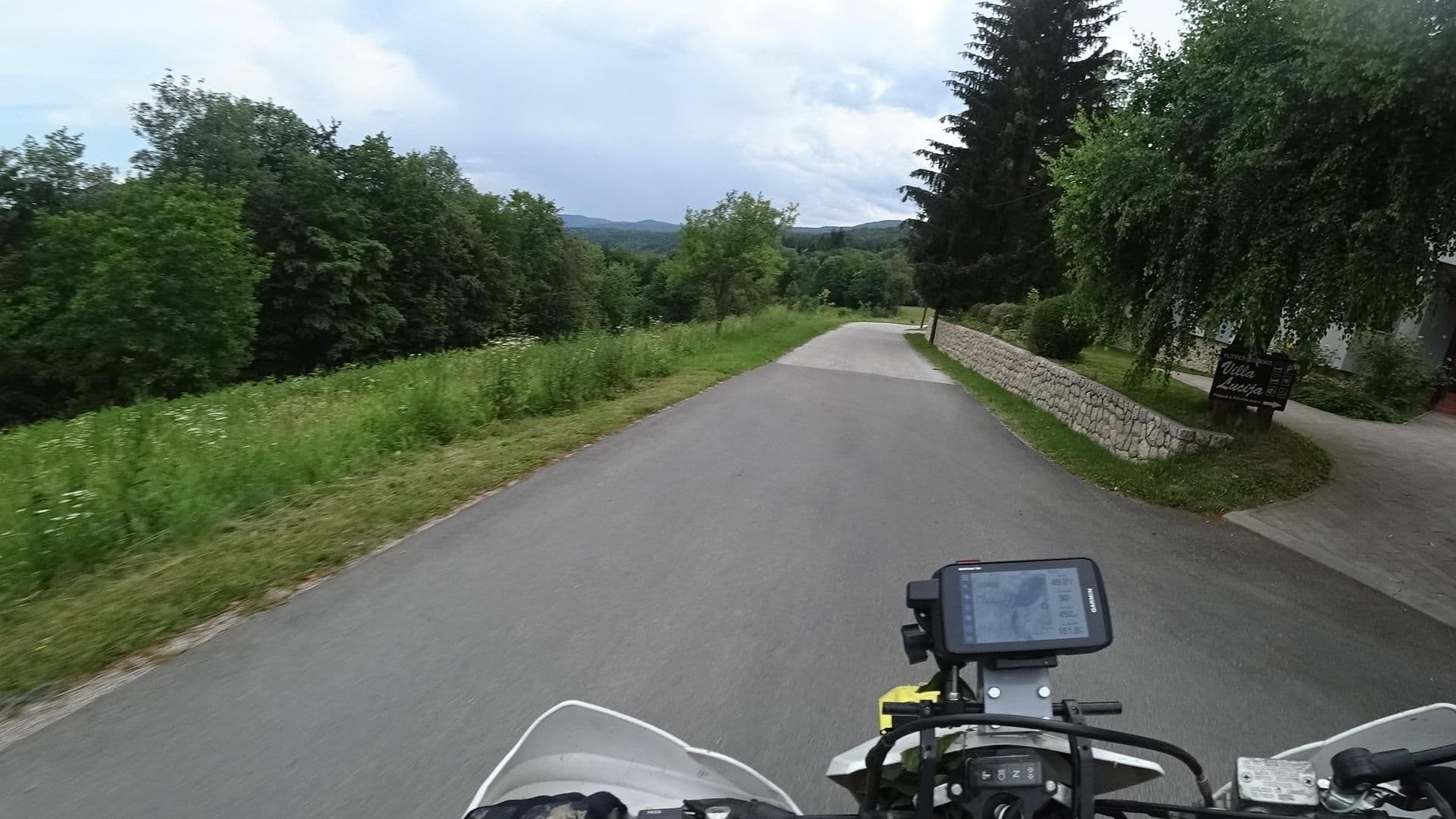 Street view near Rooms "Lucija", Slunj — © isvedic (CC BY-SA · Mapillary)