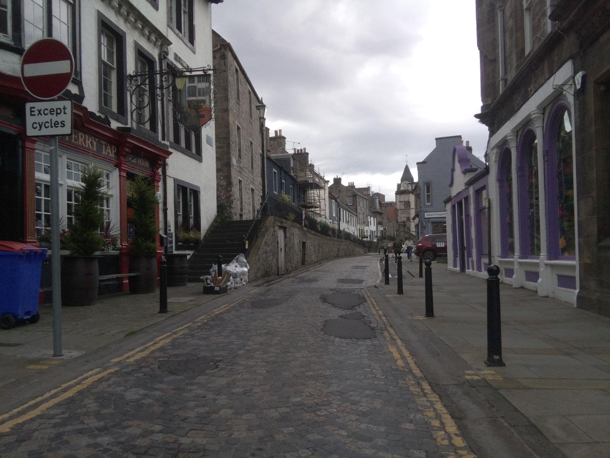 Street view near Crawsteps, Queensferry — © southglos (CC BY-SA · Mapillary)
