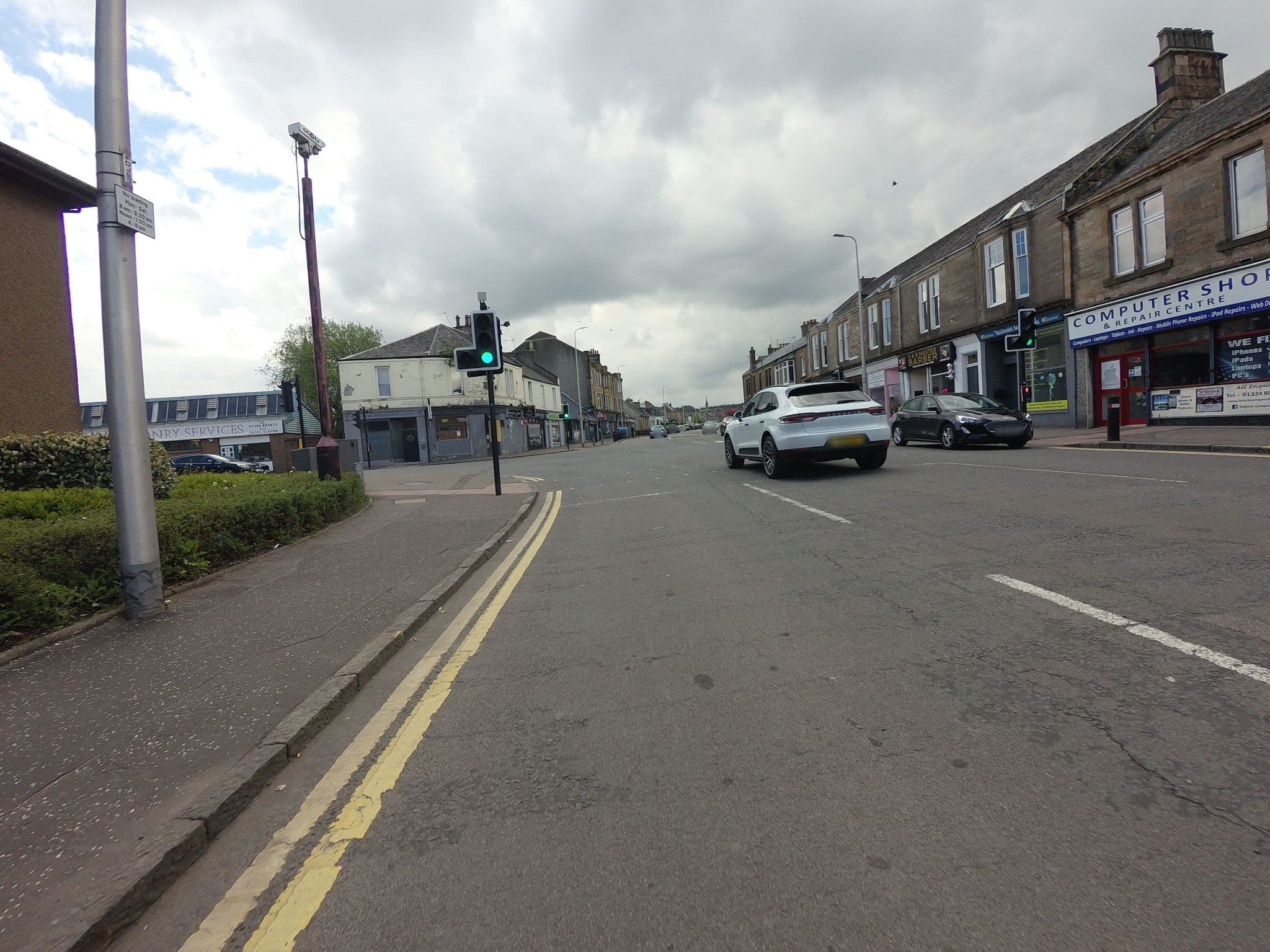 Street view near Florida Dream Villas, Falkirk — © hobgoblin (CC BY-SA · Mapillary)