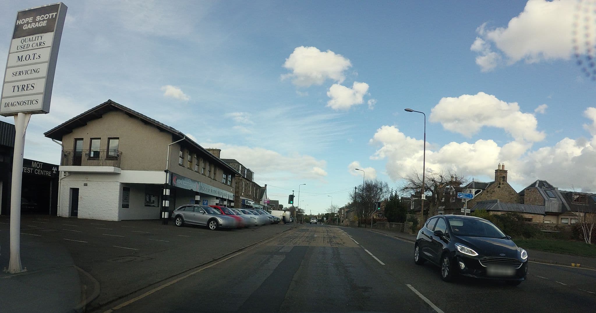 Street view near Violet Bank House, Currie — © hobgoblin (CC BY-SA · Mapillary)