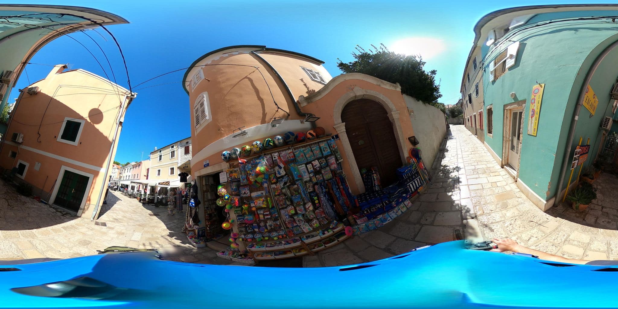 Street view near Mandarina Veli Lošinj, Mali Lošinj — © isvedic (CC BY-SA · Mapillary)