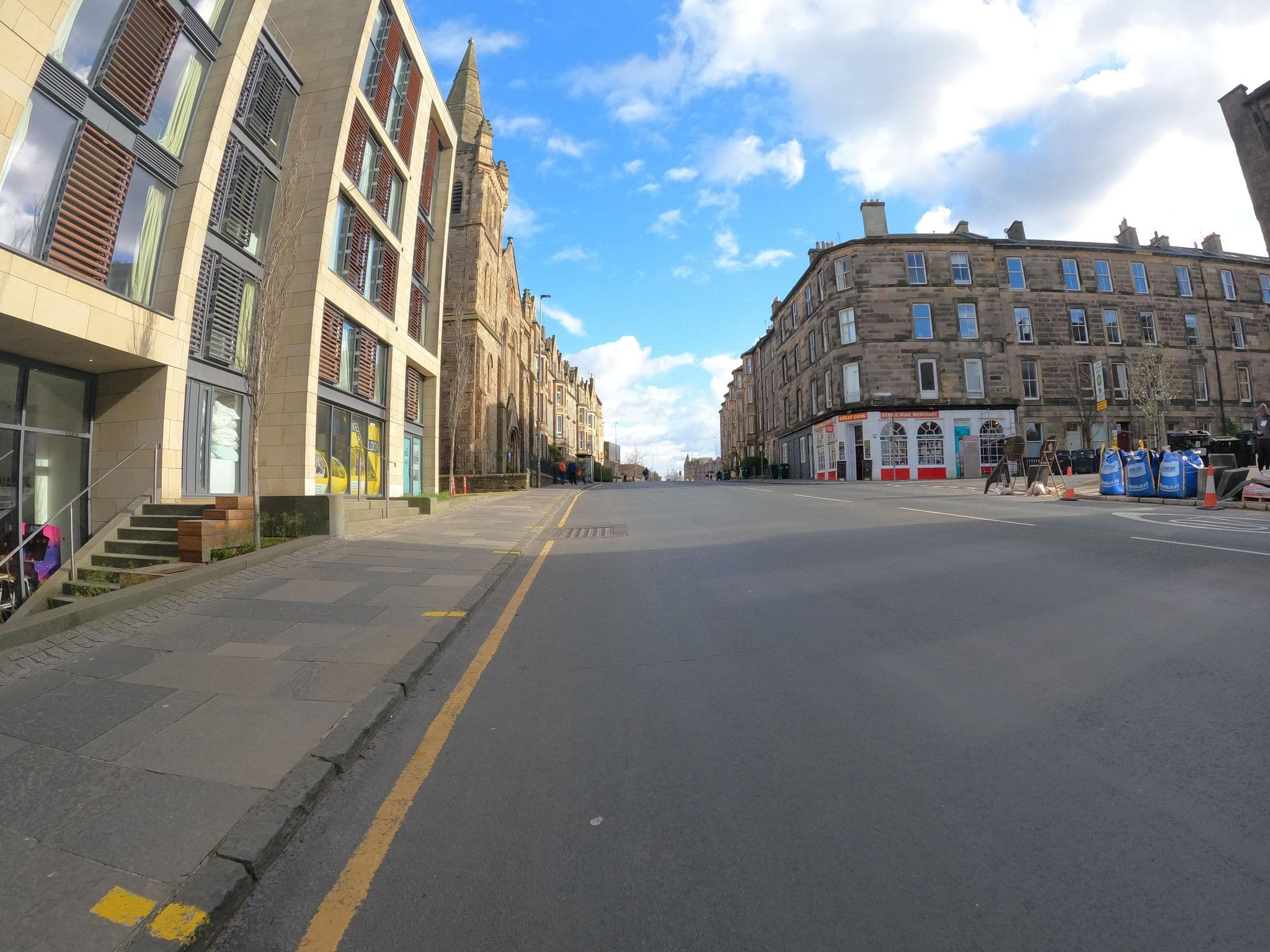 Street view near Salisbury Court Campus Accomodation, Edinburgh — © hobgoblin (CC BY-SA · Mapillary)
