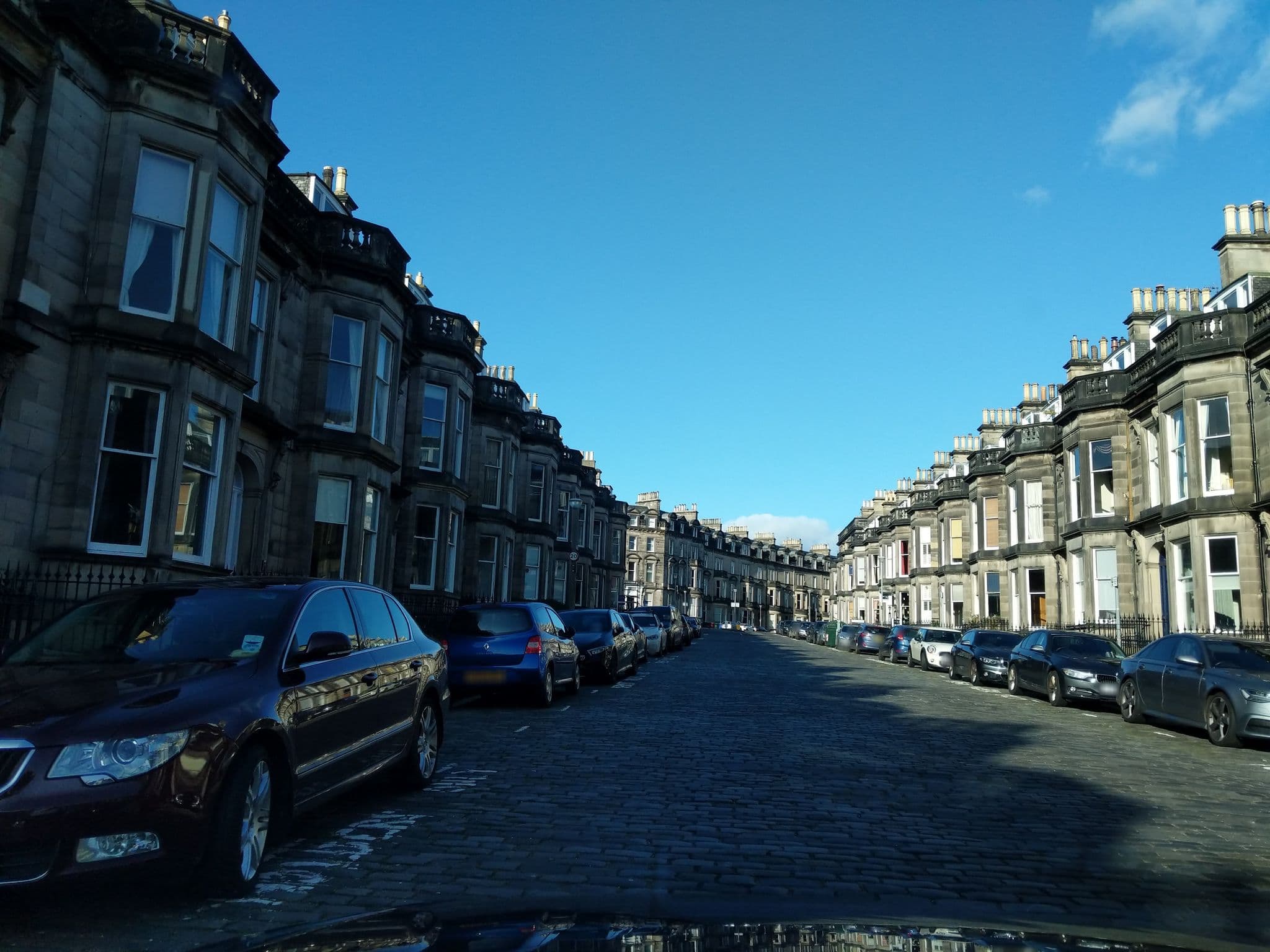 Street view near Argus Hotel, Edinburgh — © ccbb7766 (CC BY-SA · Mapillary)