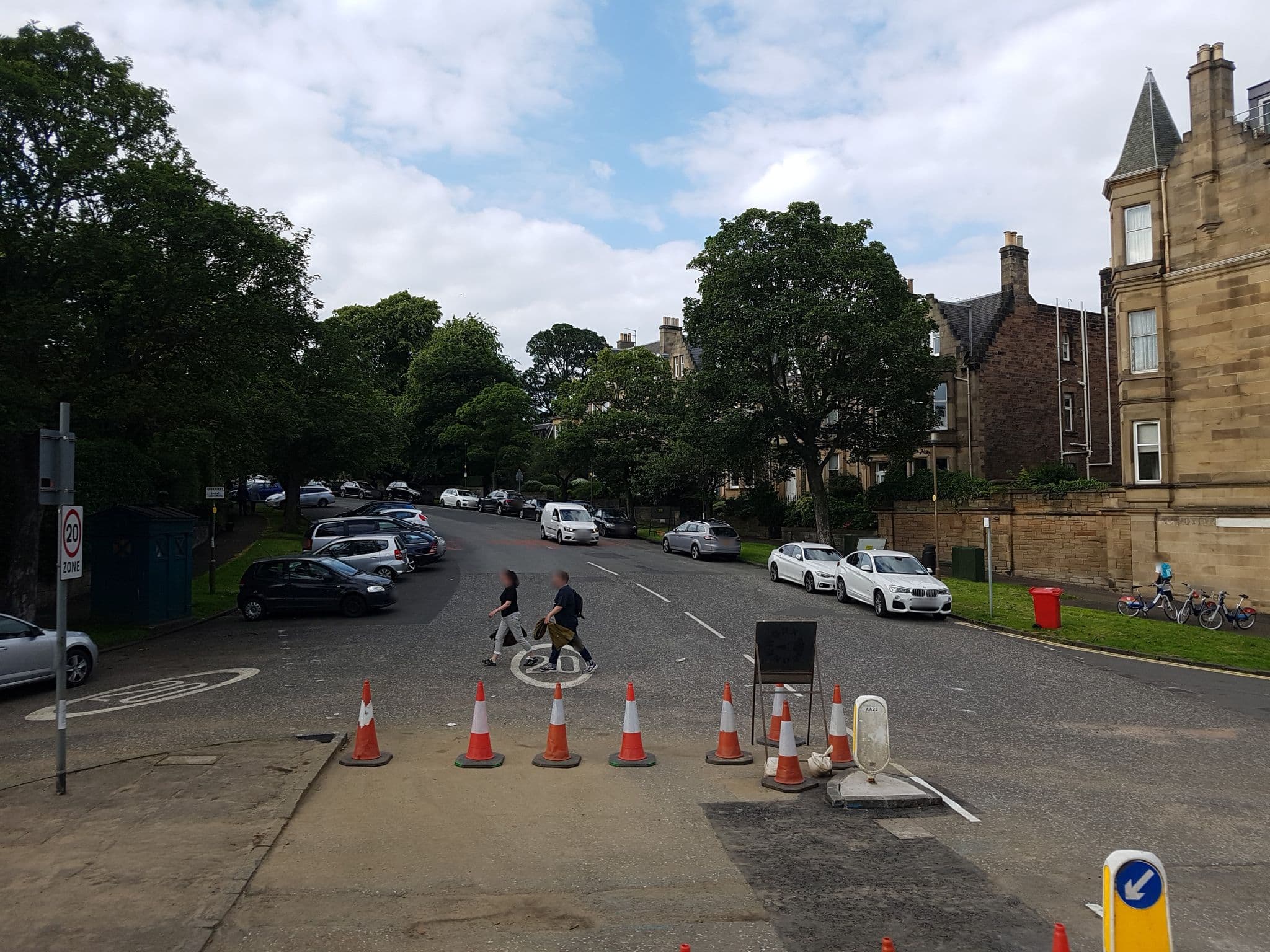 Street view near The Avenue B&B, Edinburgh — © pbb (CC BY-SA · Mapillary)