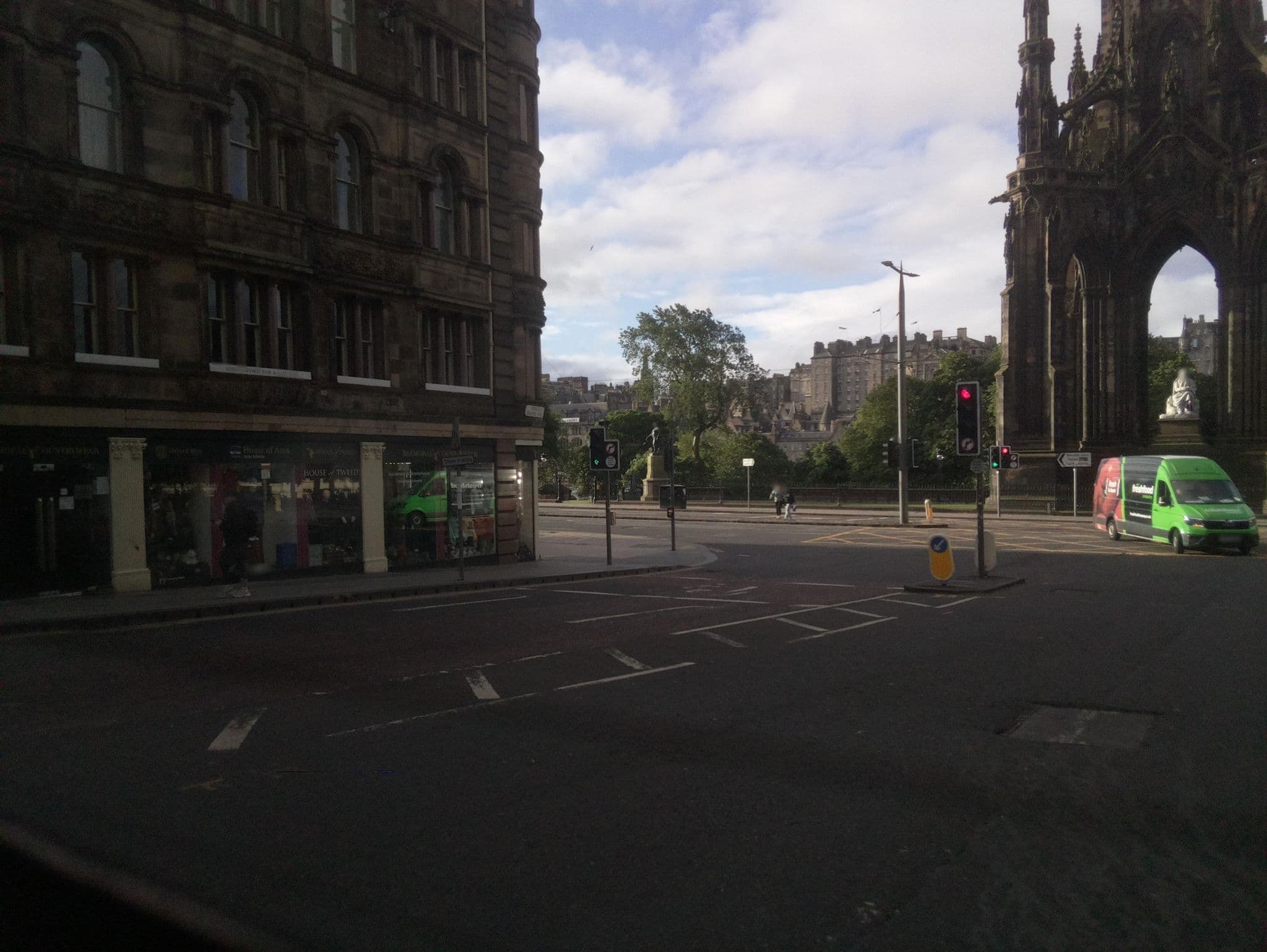 Street view near Room 215 @old waverley hotel, Edinburgh — © southglos (CC BY-SA · Mapillary)