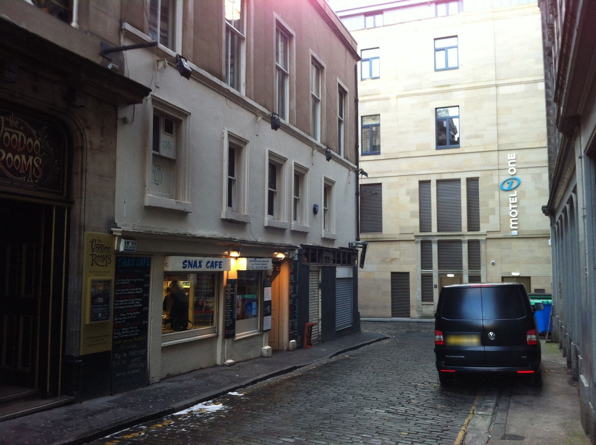 Street view near EH2 2AA, Edinburgh — © ugz (CC BY-SA · Mapillary)
