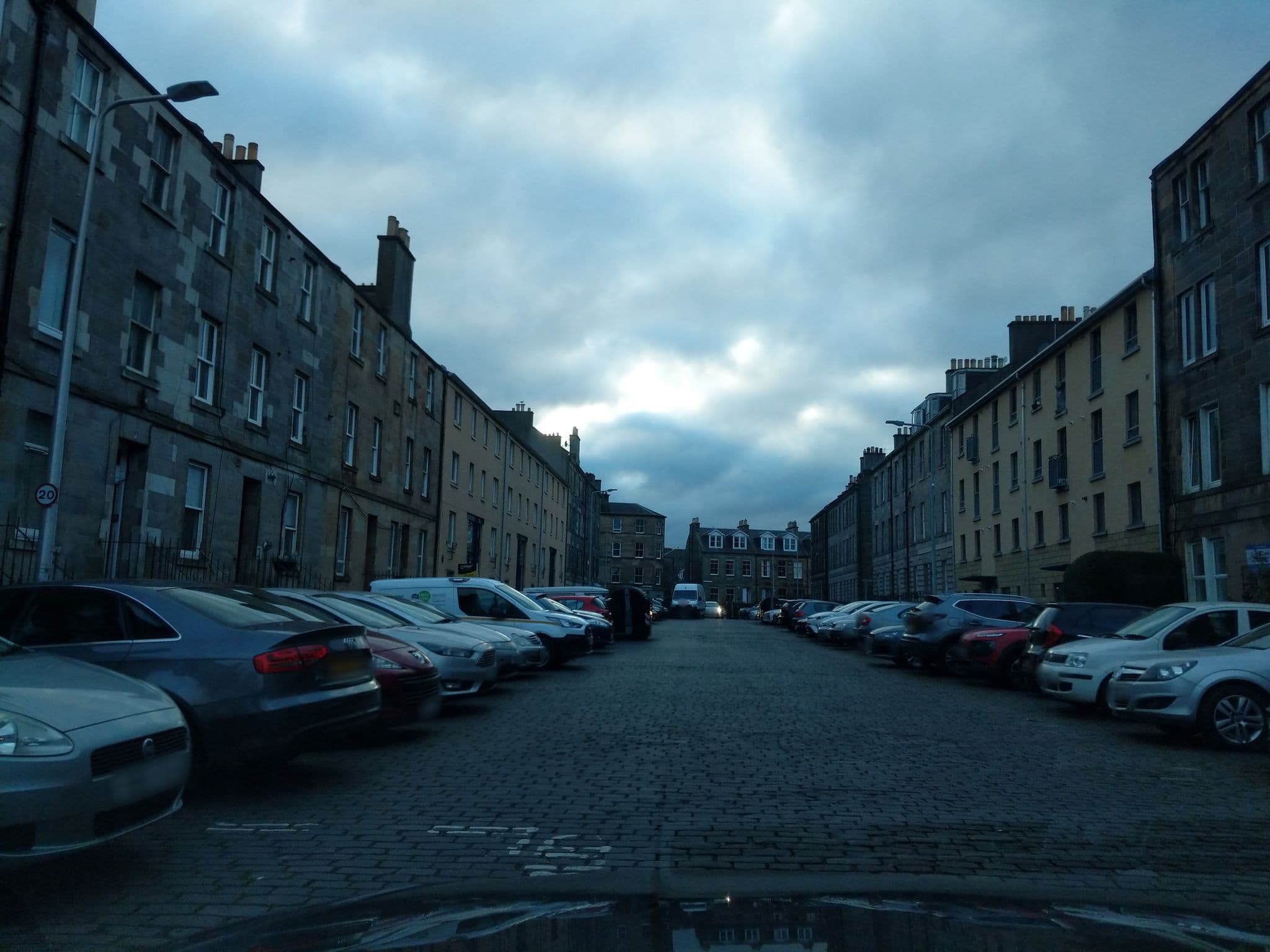 Street view near Pitt Street Apartments, Edinburgh — © ccbb7766 (CC BY-SA · Mapillary)
