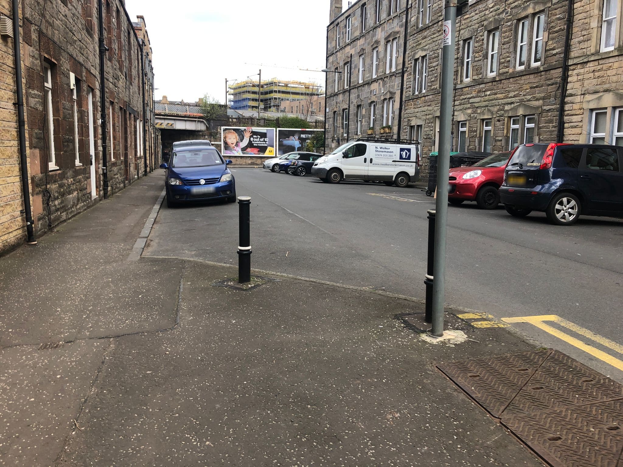 Street view near Stylish Apartment near Royal Mile, Edinburgh — © drnoble (CC BY-SA · Mapillary)