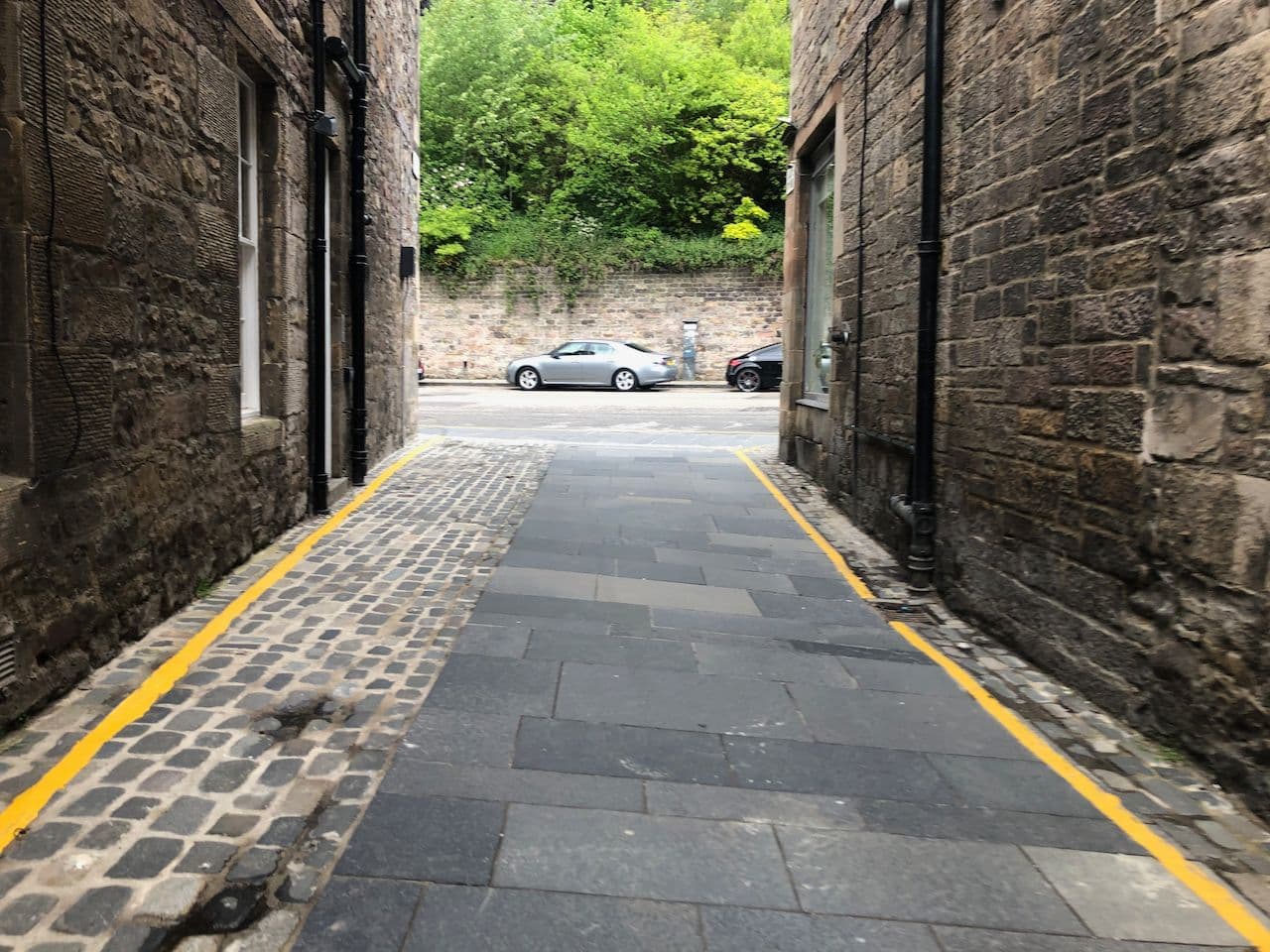 Street view near Castle Suite 2 Old Town, Edinburgh — © drnoble (CC BY-SA · Mapillary)