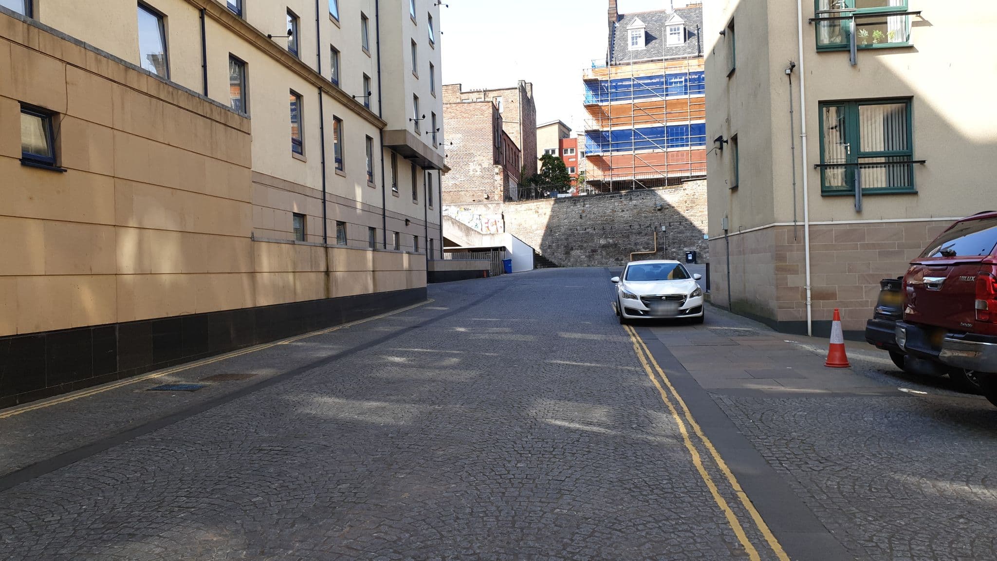 Street view near Edinburgh Old Town, Edinburgh — © jamesks (CC BY-SA · Mapillary)