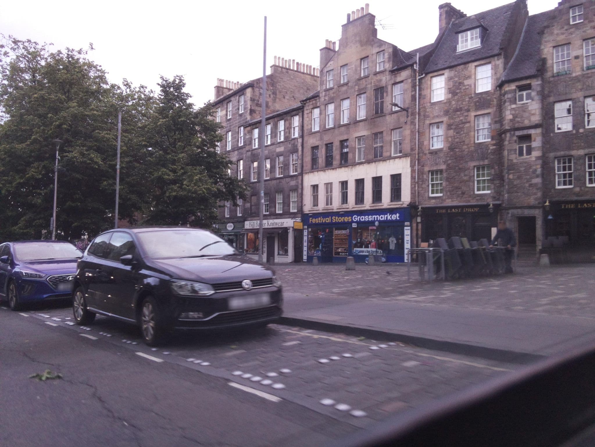 Street view near Apex City Hotel, Edinburgh — © southglos (CC BY-SA · Mapillary)
