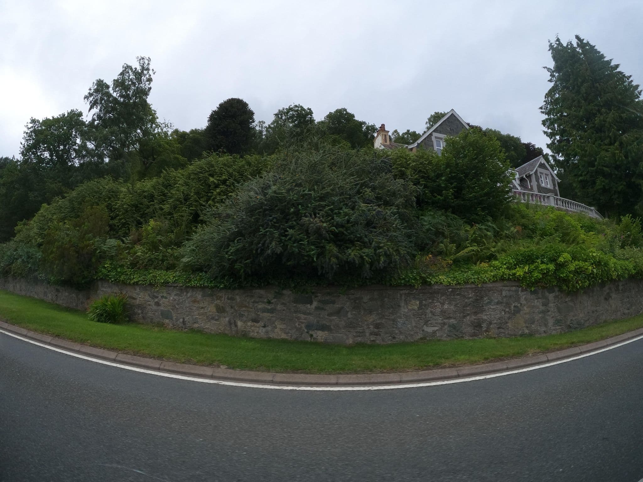 Street view near Hamster Cottages, Comrie — © hobgoblin (CC BY-SA · Mapillary)