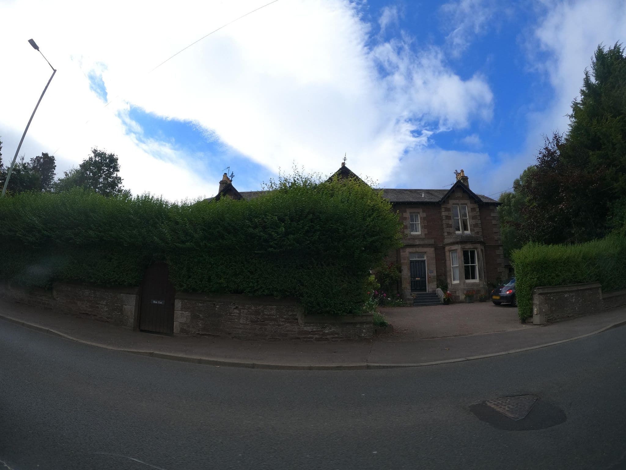Street view near Kingarth Guesthouse, Crieff — © hobgoblin (CC BY-SA · Mapillary)