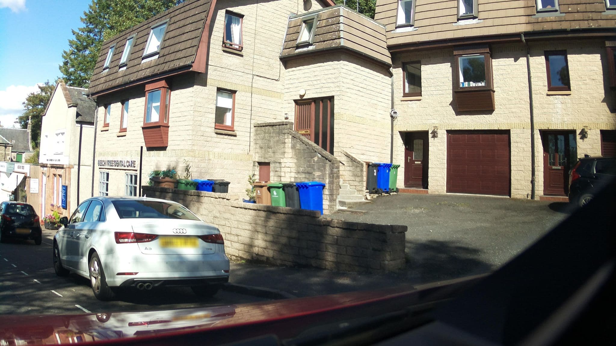 Street view near 6 Beech Court, Dunblane — © southglos (CC BY-SA · Mapillary)