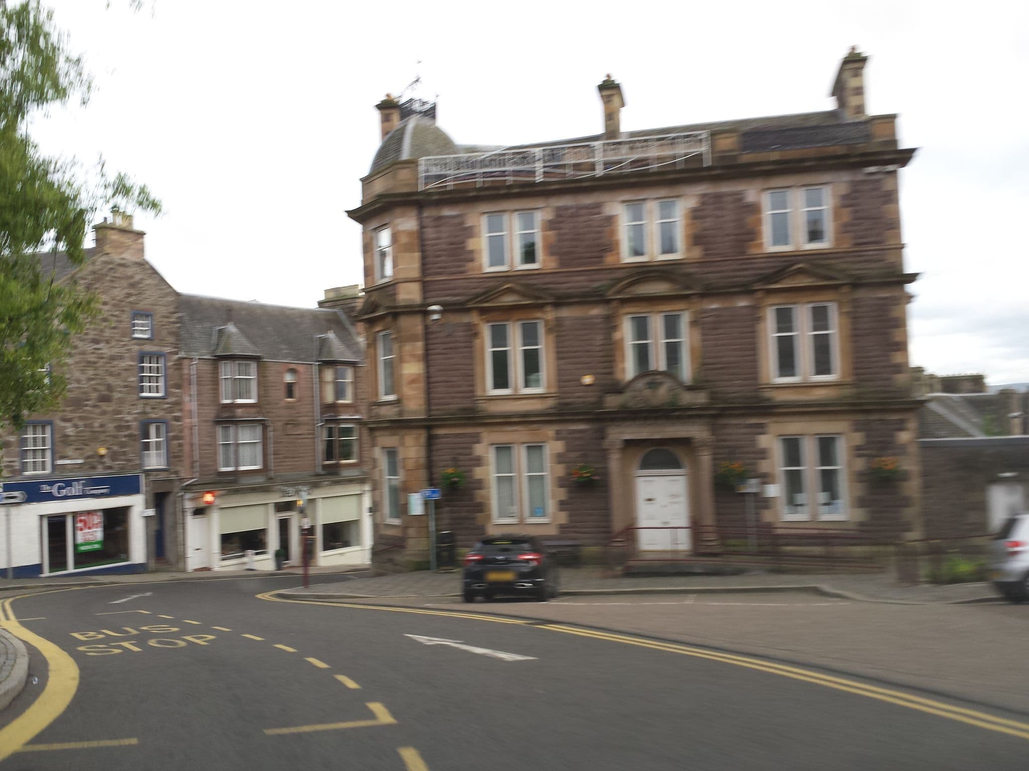 Street view near Drummond Arms Hotel, Crieff — © rudolfmayer (CC BY-SA · Mapillary)