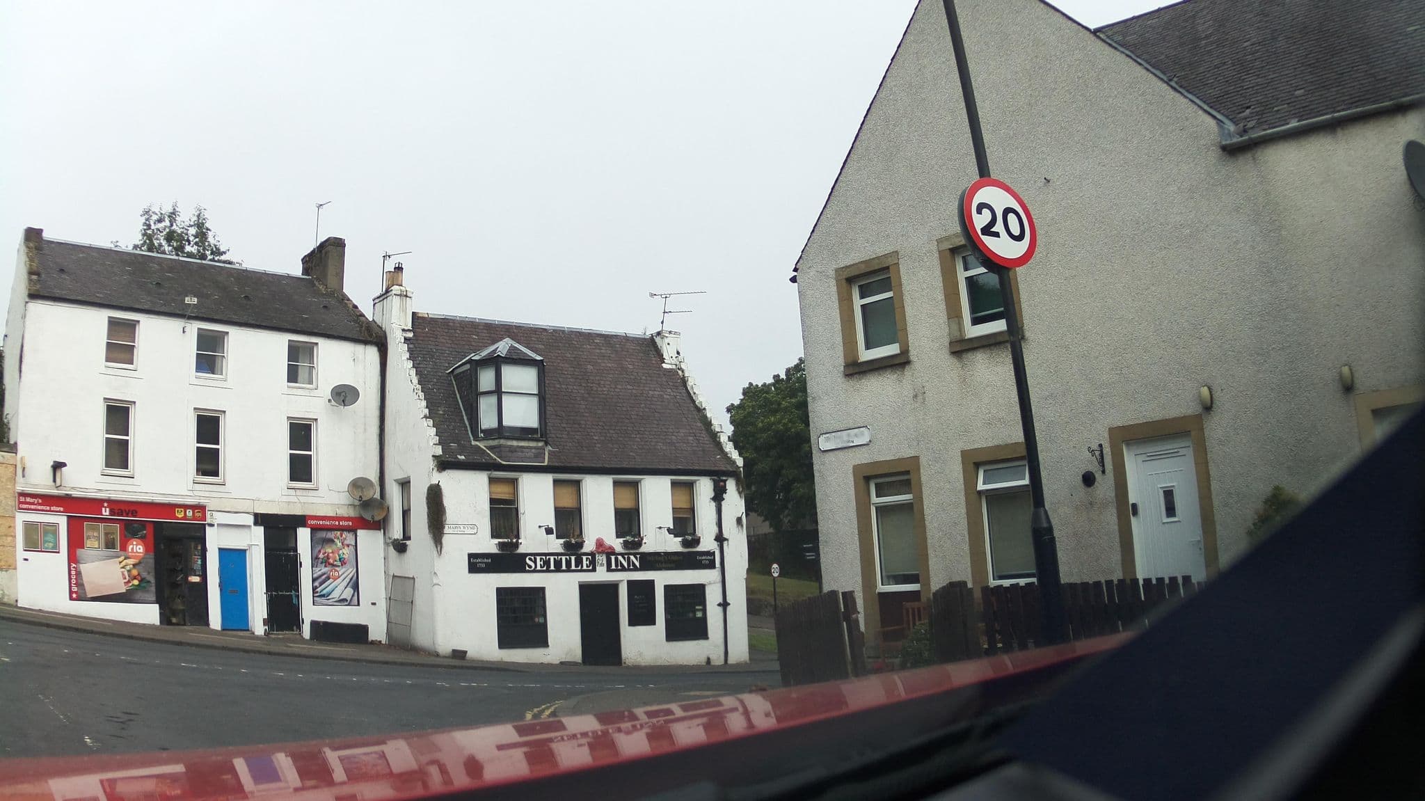 Street view near Queens Guest House, Stirling — © southglos (CC BY-SA · Mapillary)