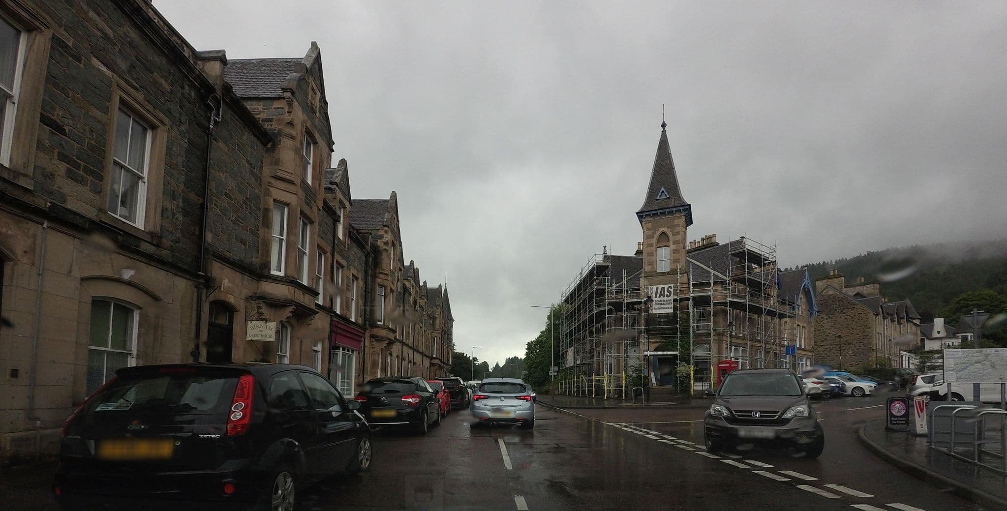 Street view near Jessie Macs, Dunkeld — © hobgoblin (CC BY-SA · Mapillary)
