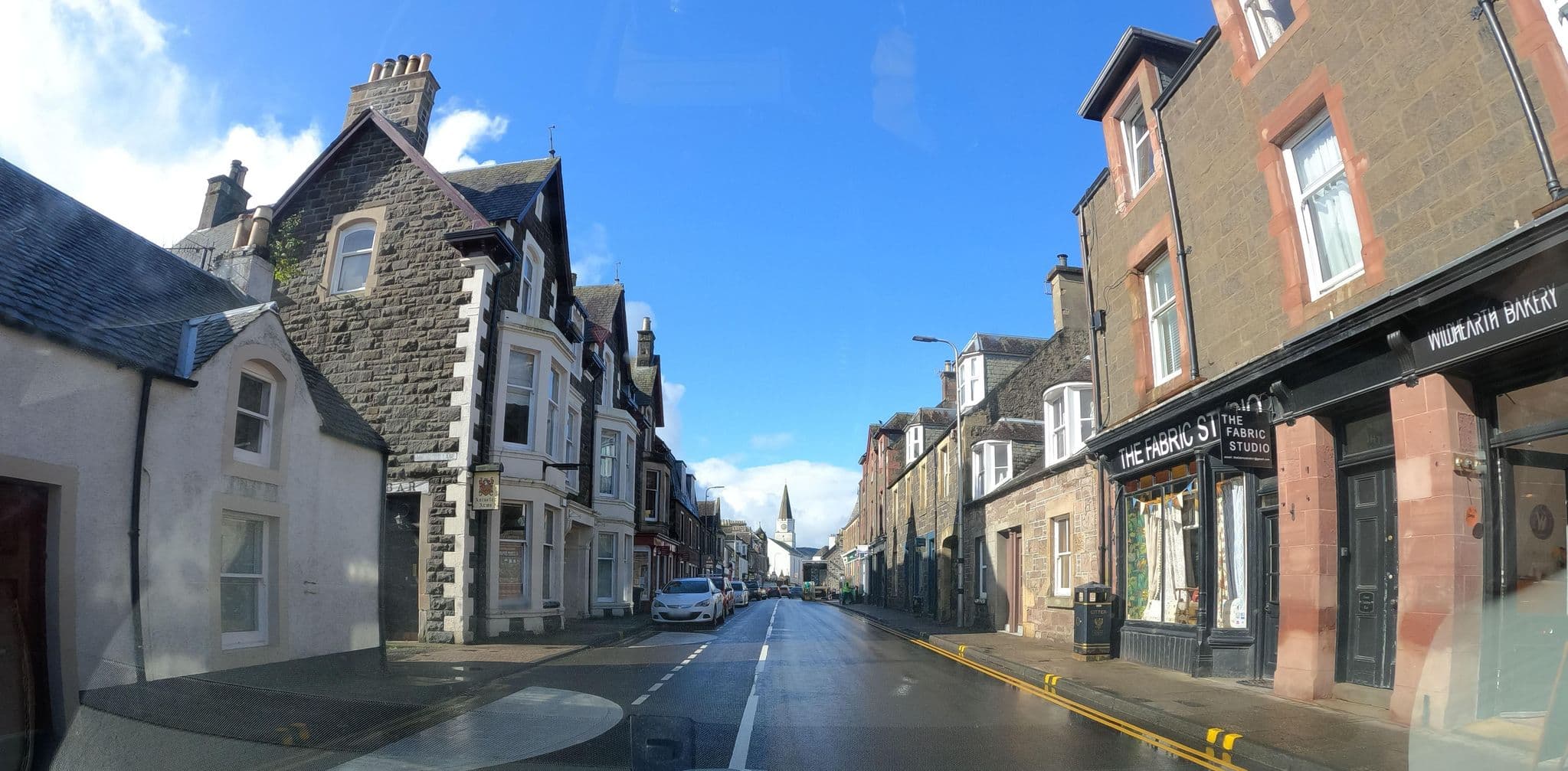 Street view near Ancaster Arms, Comrie — © hobgoblin (CC BY-SA · Mapillary)
