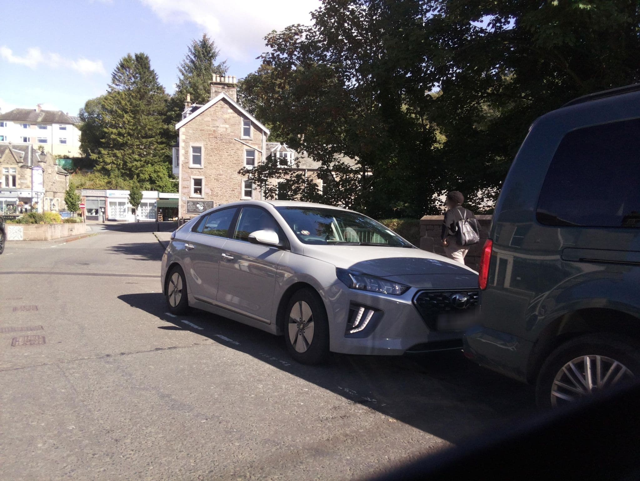 Street view near Stirling Arms Hotel, Dunblane — © southglos (CC BY-SA · Mapillary)