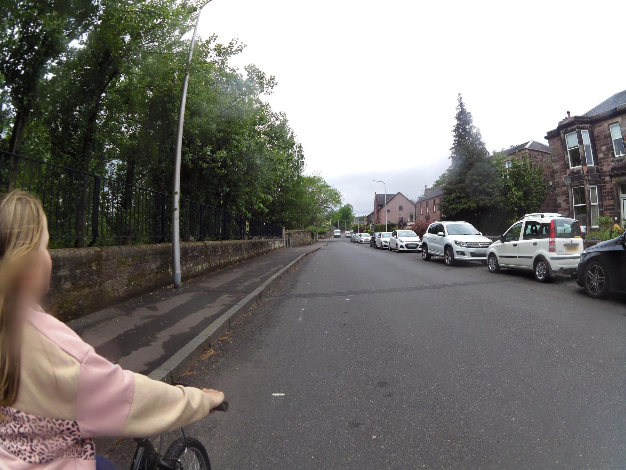 Street view near Glen Devon, Alloa — © smsm1 (CC BY-SA · Mapillary)