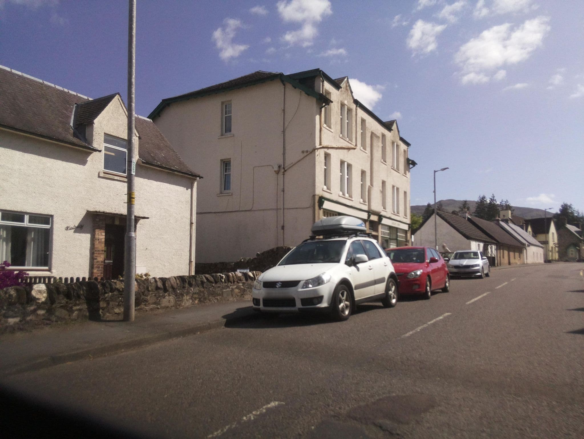 Street view near Breadalbane House, Comrie — © southglos (CC BY-SA · Mapillary)