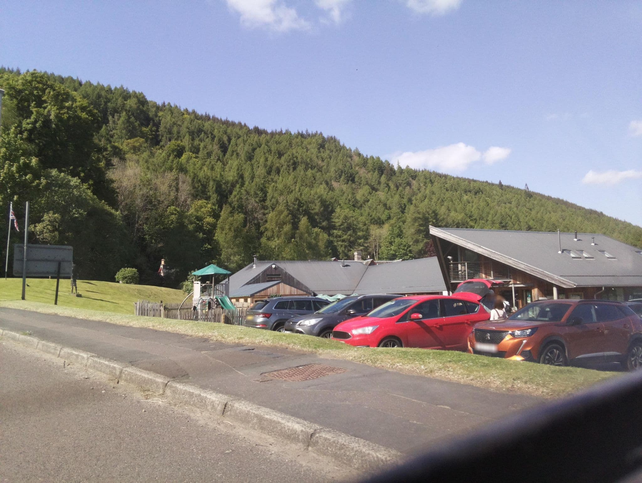 Street view near Mains of Taymouth, Aberfeldy — © southglos (CC BY-SA · Mapillary)