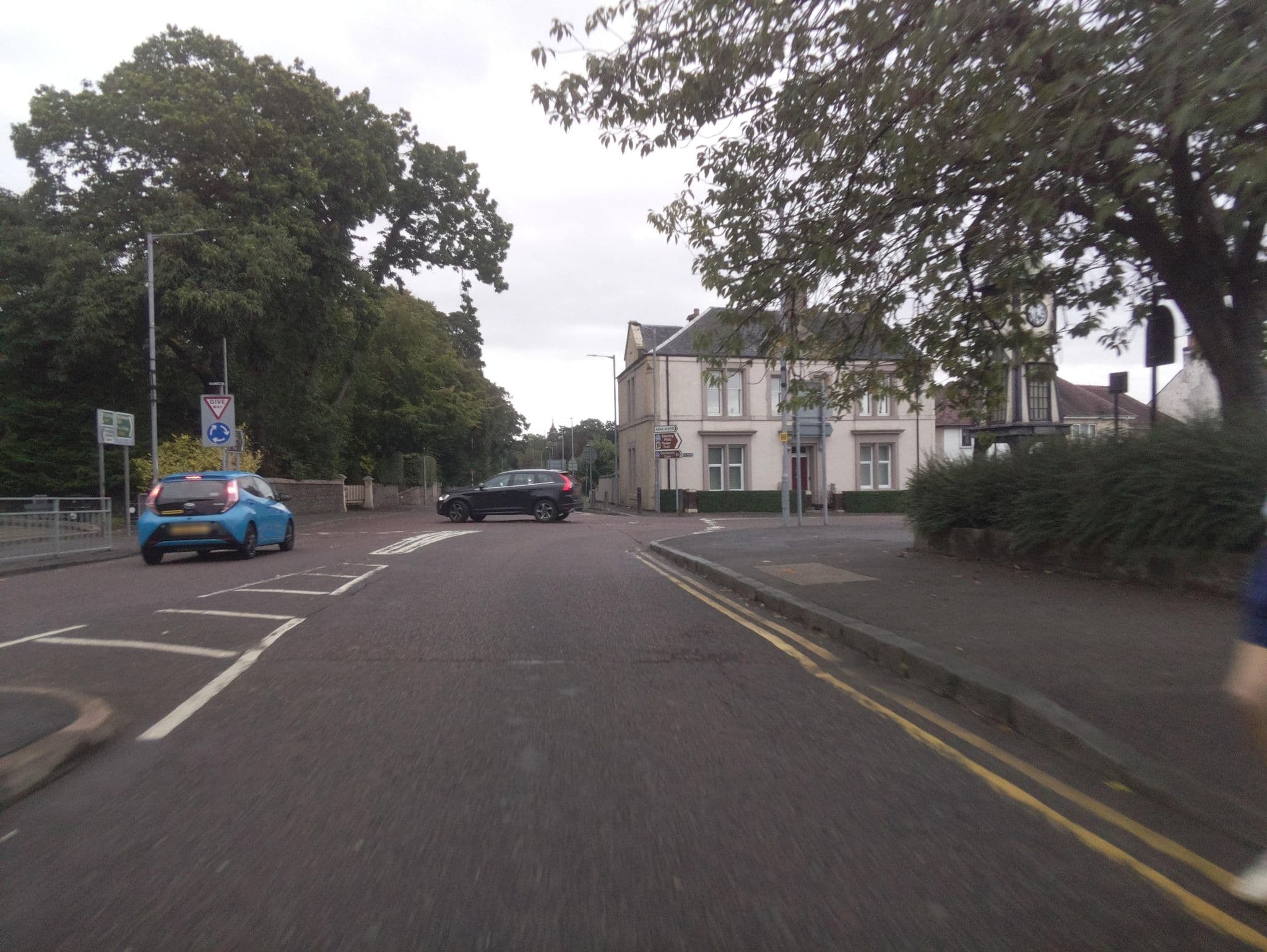 Street view near The Clock House Holiday Home / B&B, Tillicoultry — © southglos (CC BY-SA · Mapillary)