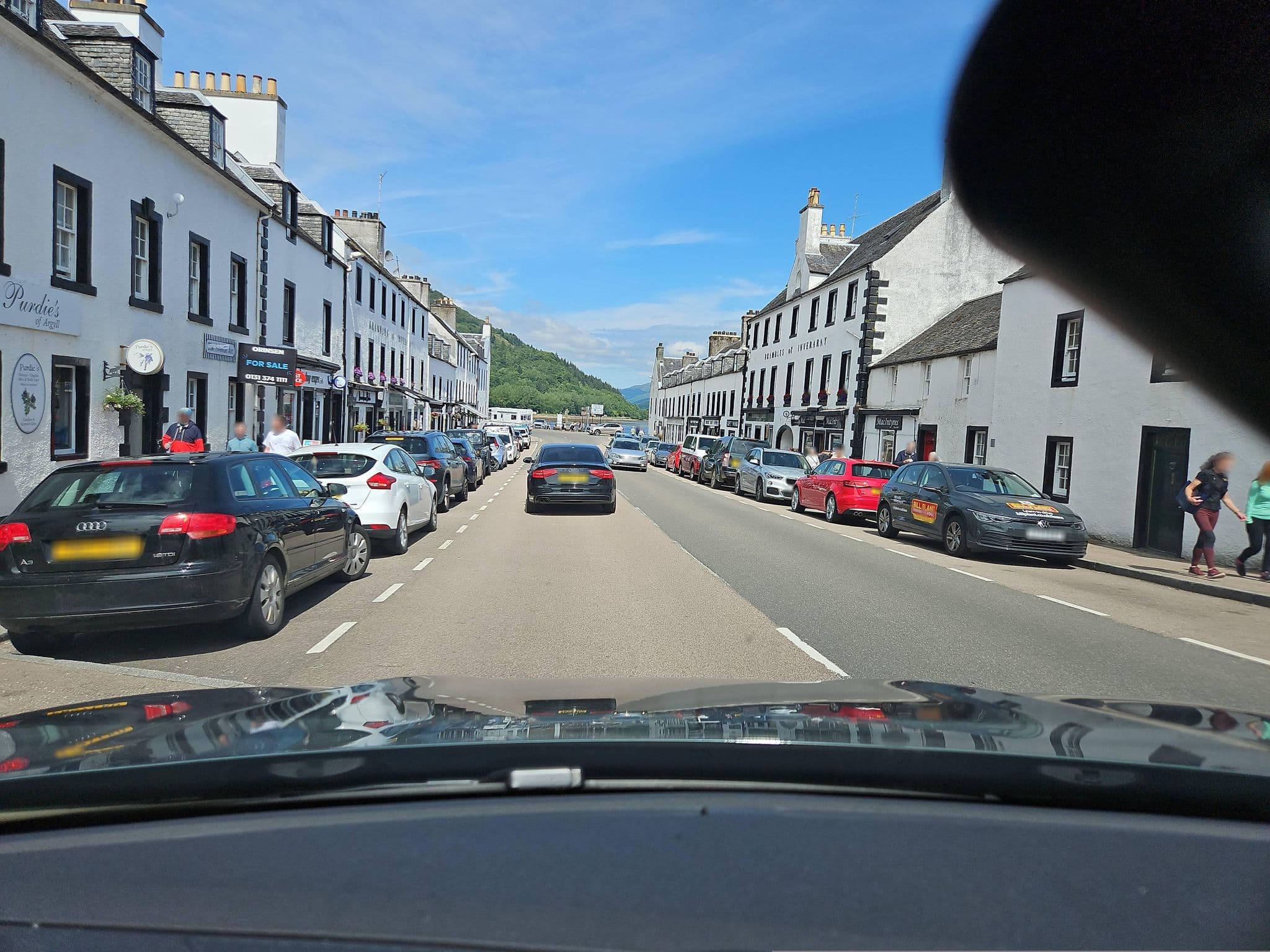 Street view near Fin Ro Cottage, Garelochhead — © toho (CC BY-SA · Mapillary)