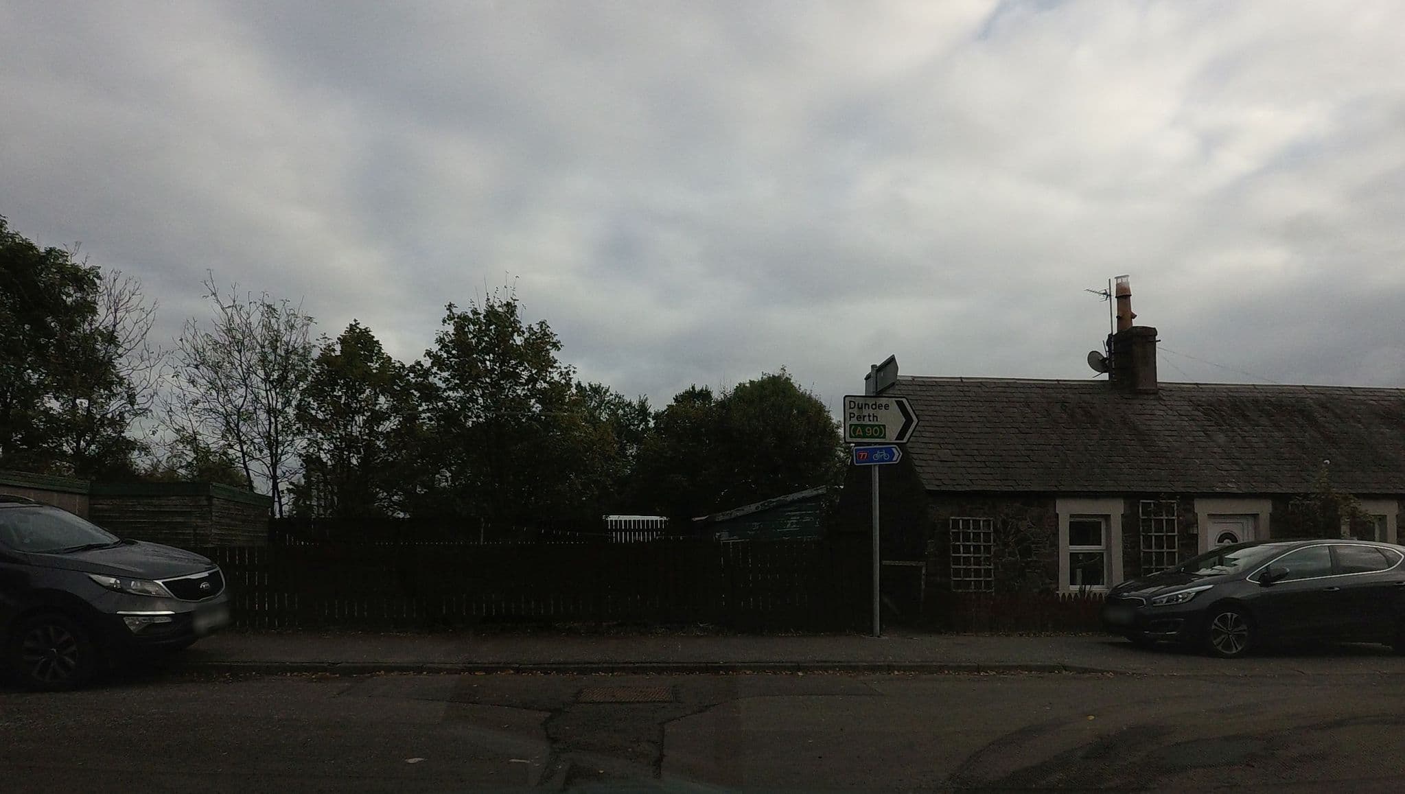 Street view near Towerview Coach Houses, Newburgh — © hobgoblin (CC BY-SA · Mapillary)