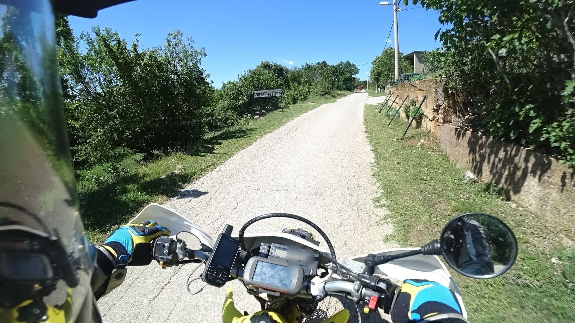 Street view near Villa Cetina, Knin — © isvedic (CC BY-SA · Mapillary)