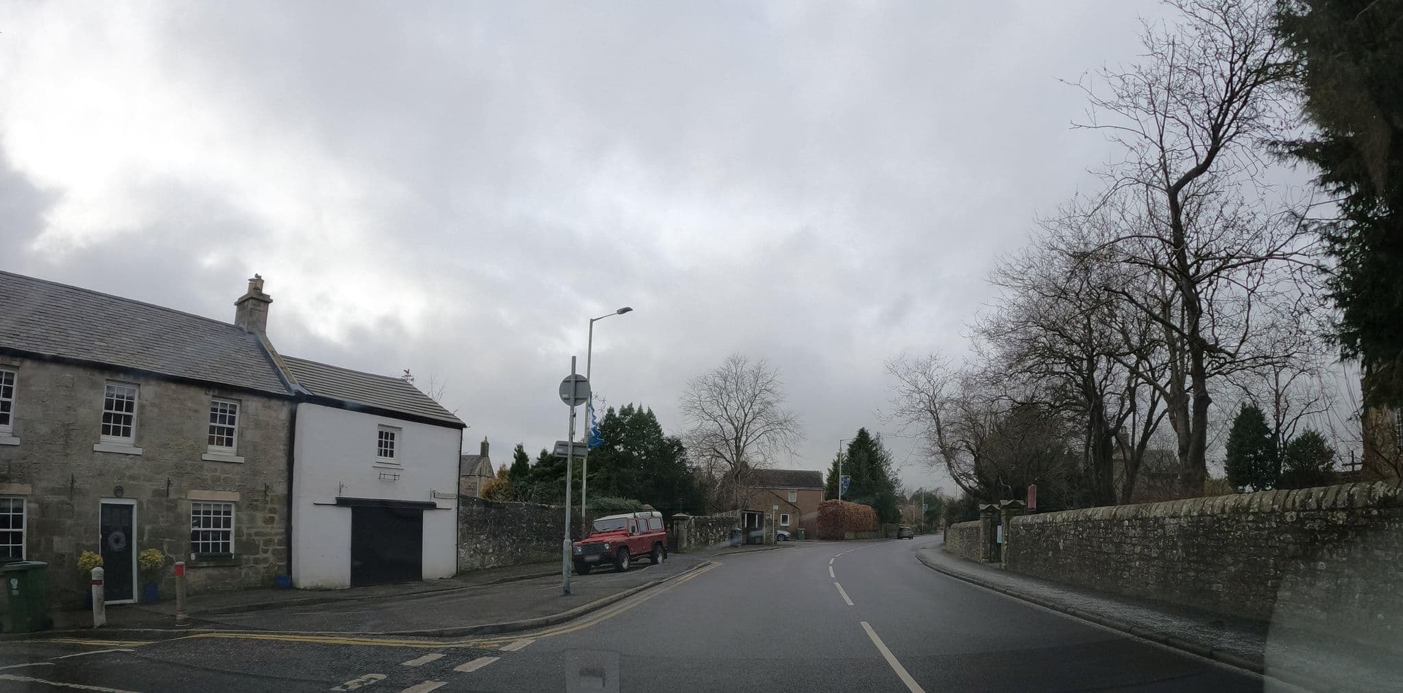 Street view near The Lake Of Menteith Hotel, Kinross — © hobgoblin (CC BY-SA · Mapillary)
