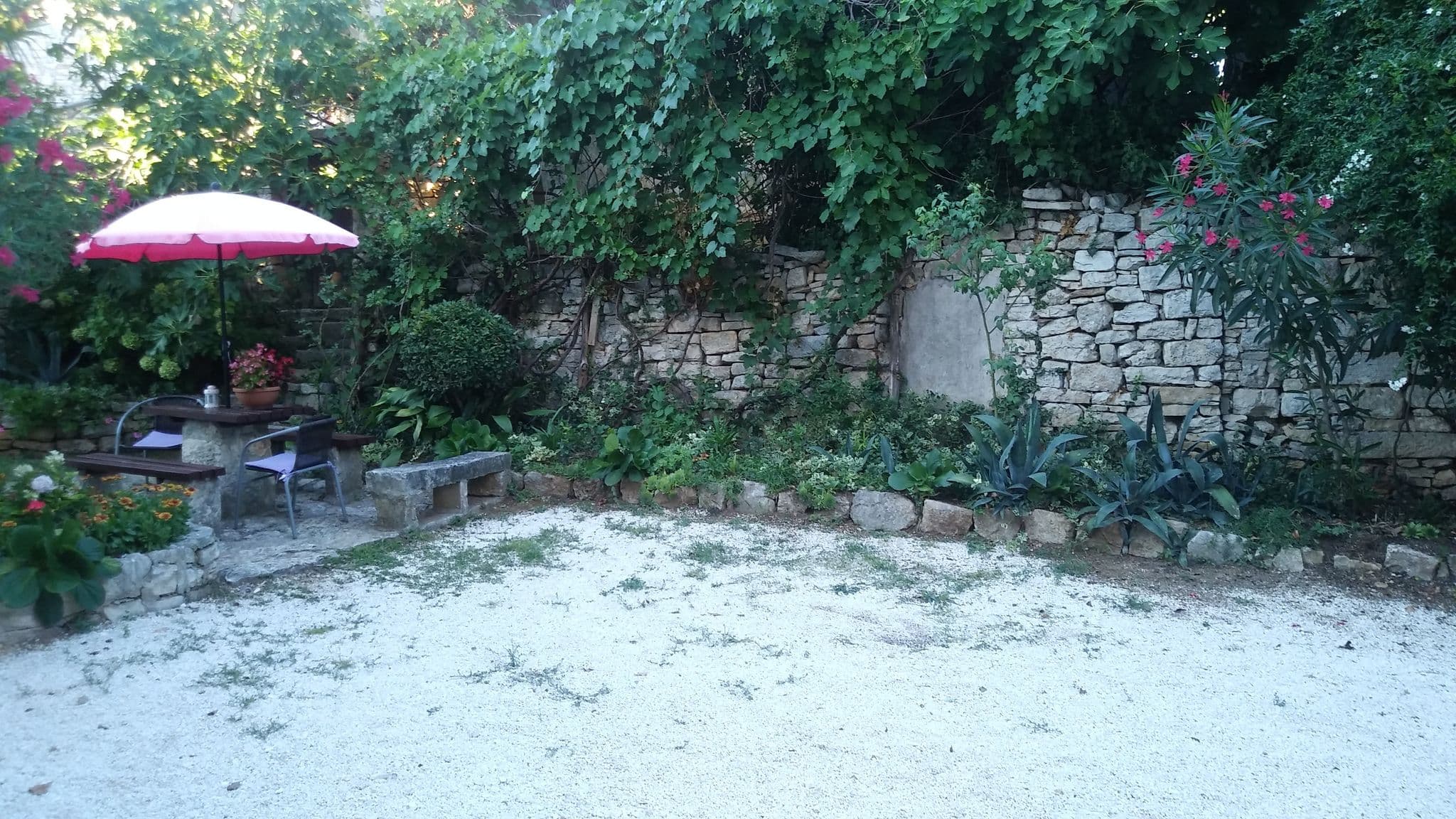 Street view near Apartmani Castel, Rovinjsko Selo — © bertmalliet (CC BY-SA · Mapillary)