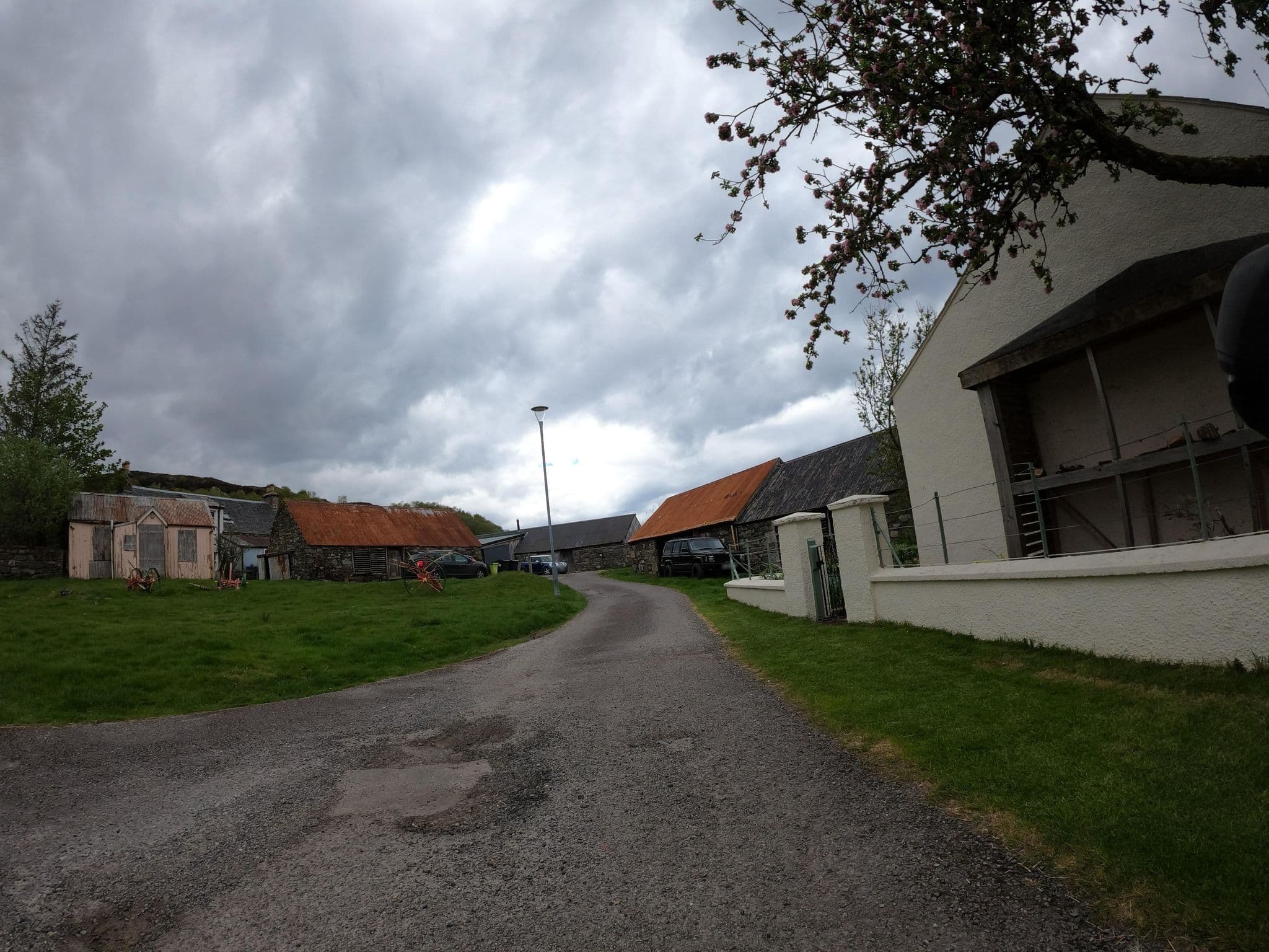 Street view near Duirinish Holiday Lodges, Portree — © plexi32 (CC BY-SA · Mapillary)