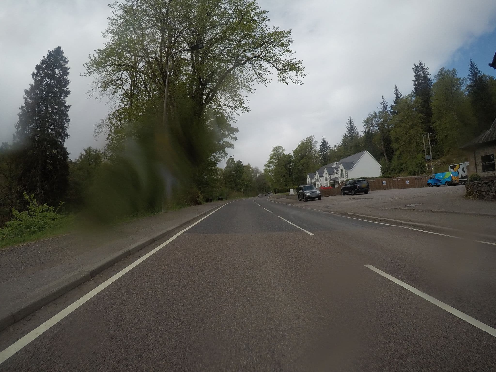 Street view near Tomdoun Hotel, Caol — © chrisbeddow (CC BY-SA · Mapillary)