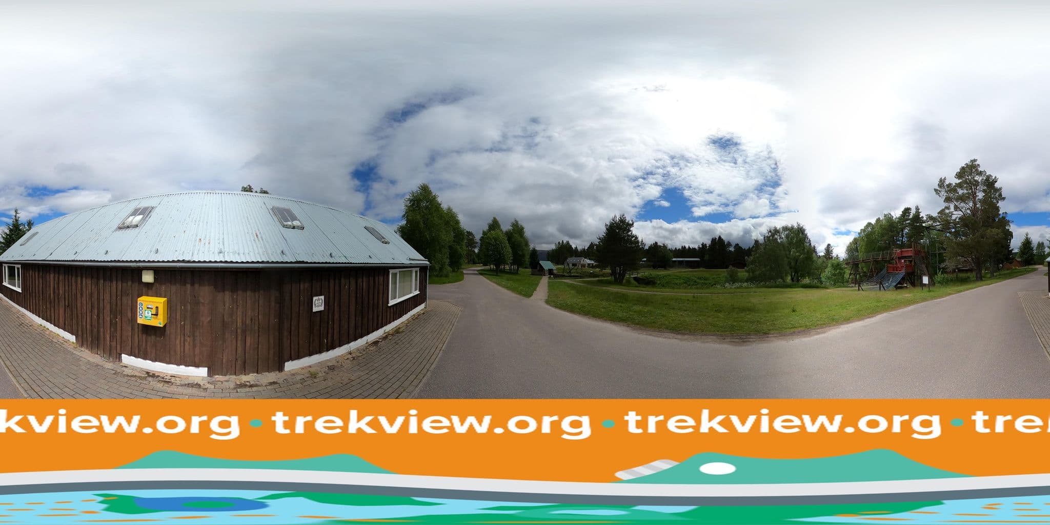 Street view near Rothiemurchus Lodge, Aviemore — © trekviewed (CC BY-SA · Mapillary)