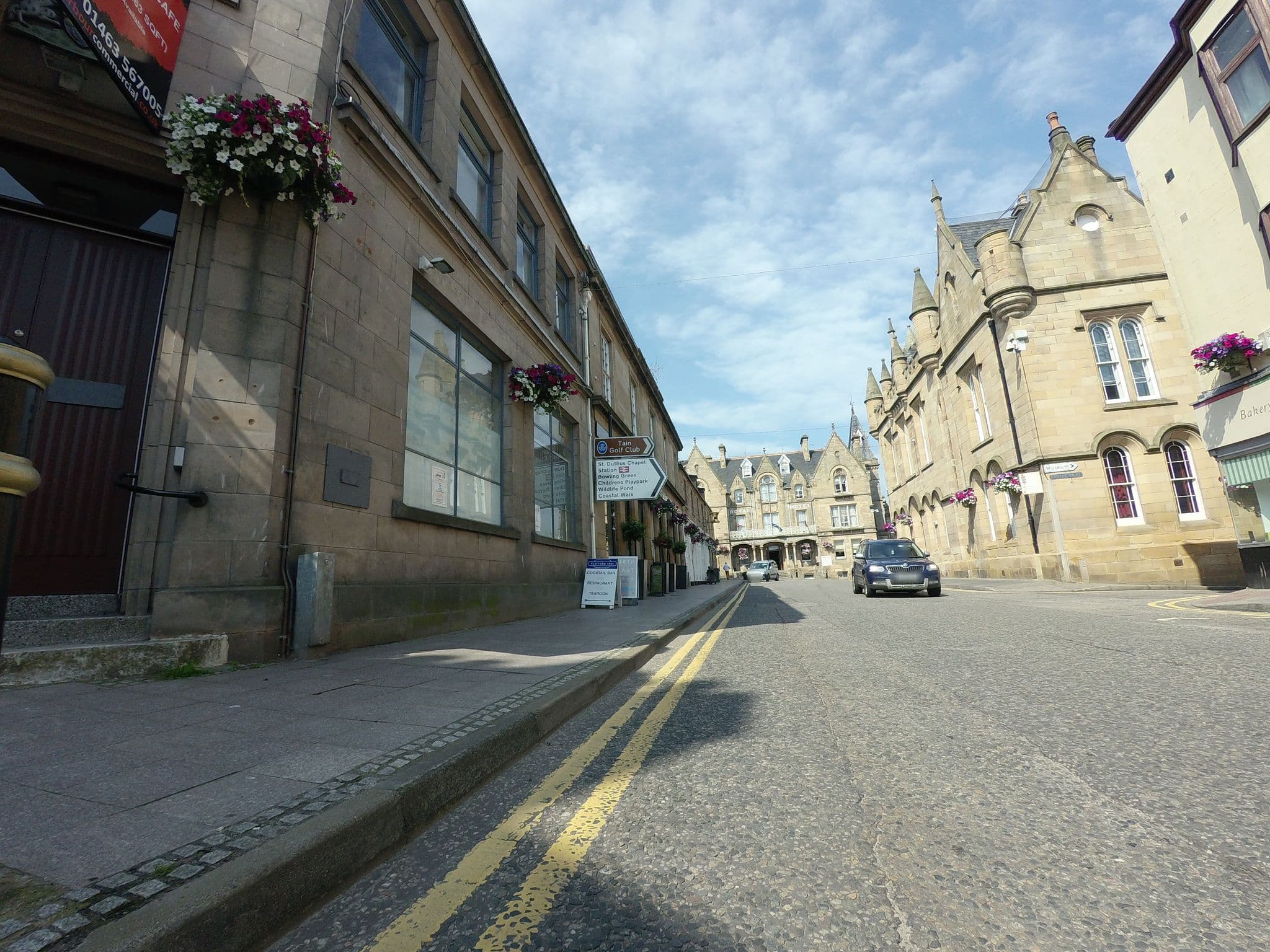Street view near Royal Hotel, Tain — © tallguy (CC BY-SA · Mapillary)