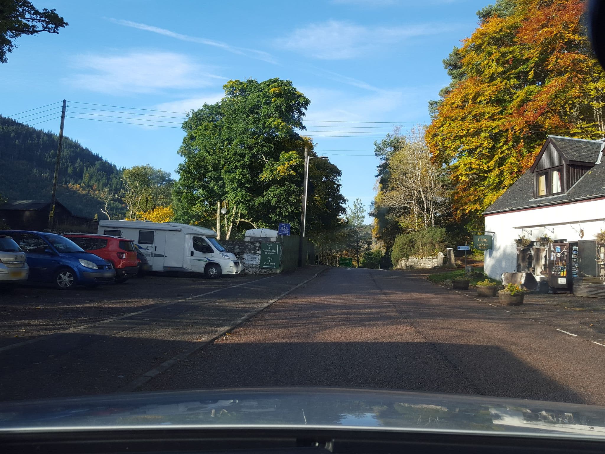 Street view near Cluanie Inn Hotel, Drumnadrochit — © kevo (CC BY-SA · Mapillary)