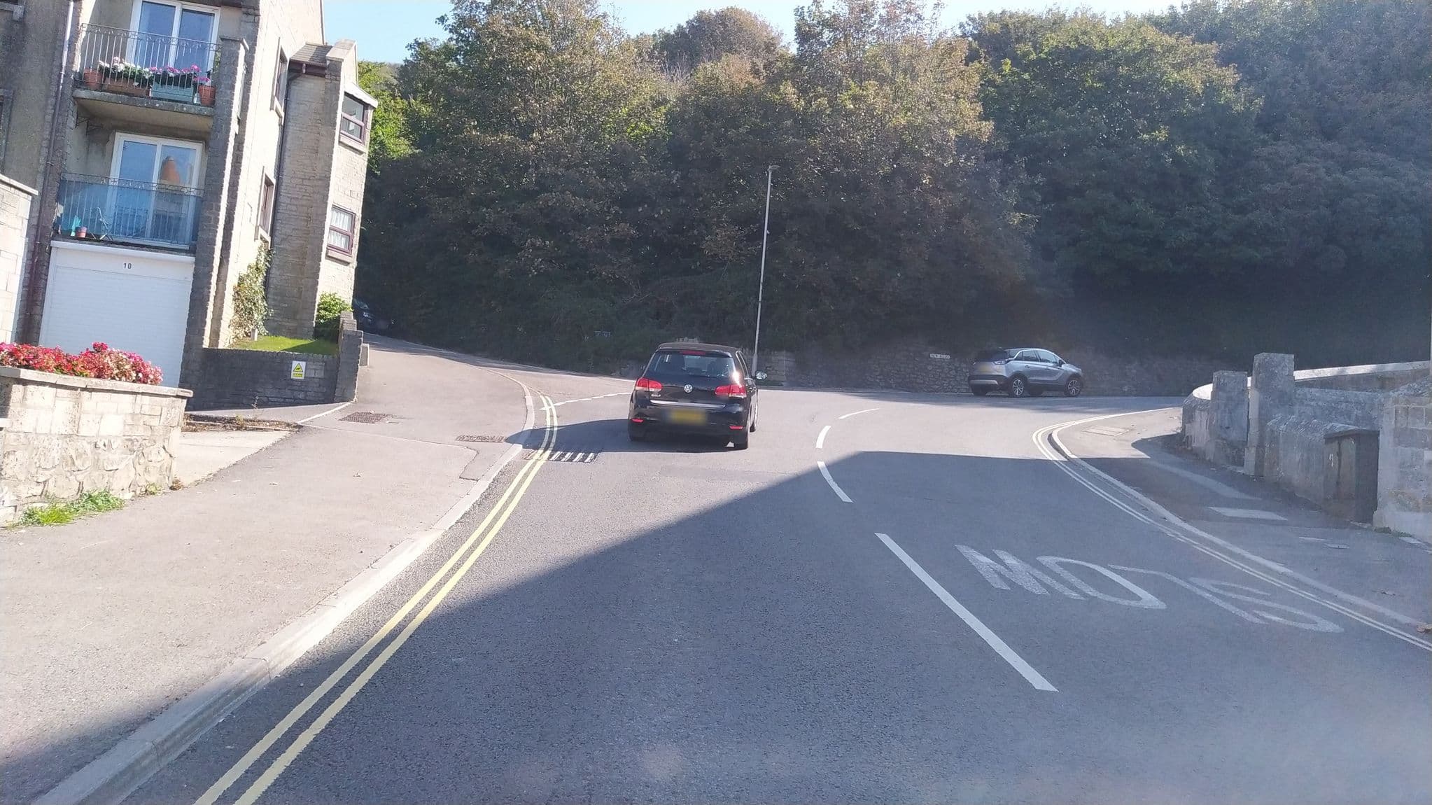 Street view near Queen Anne House, Fortuneswell — © noid (CC BY-SA · Mapillary)