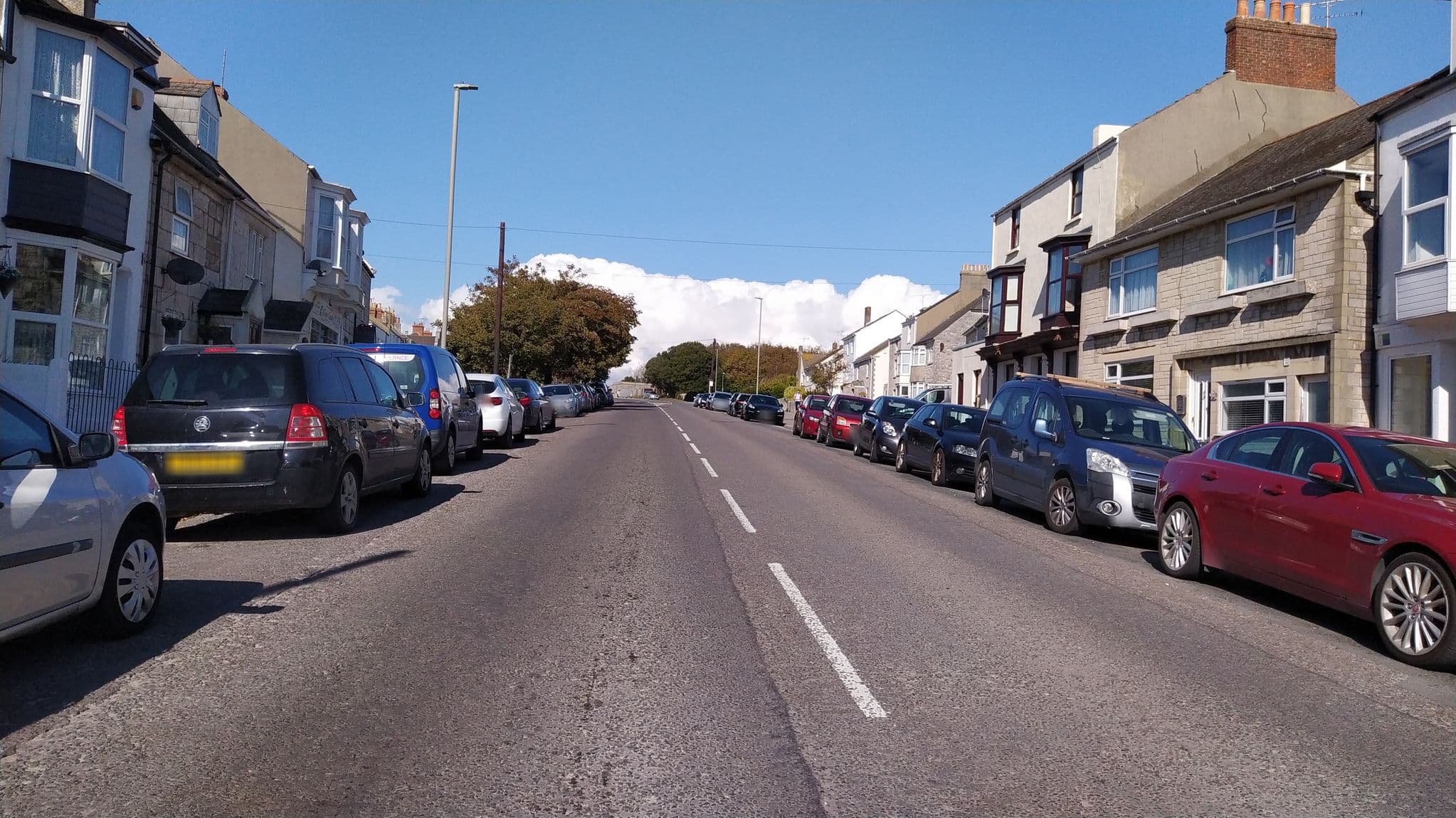 Street view near Thirtyfive B&B, Fortuneswell — © noid (CC BY-SA · Mapillary)