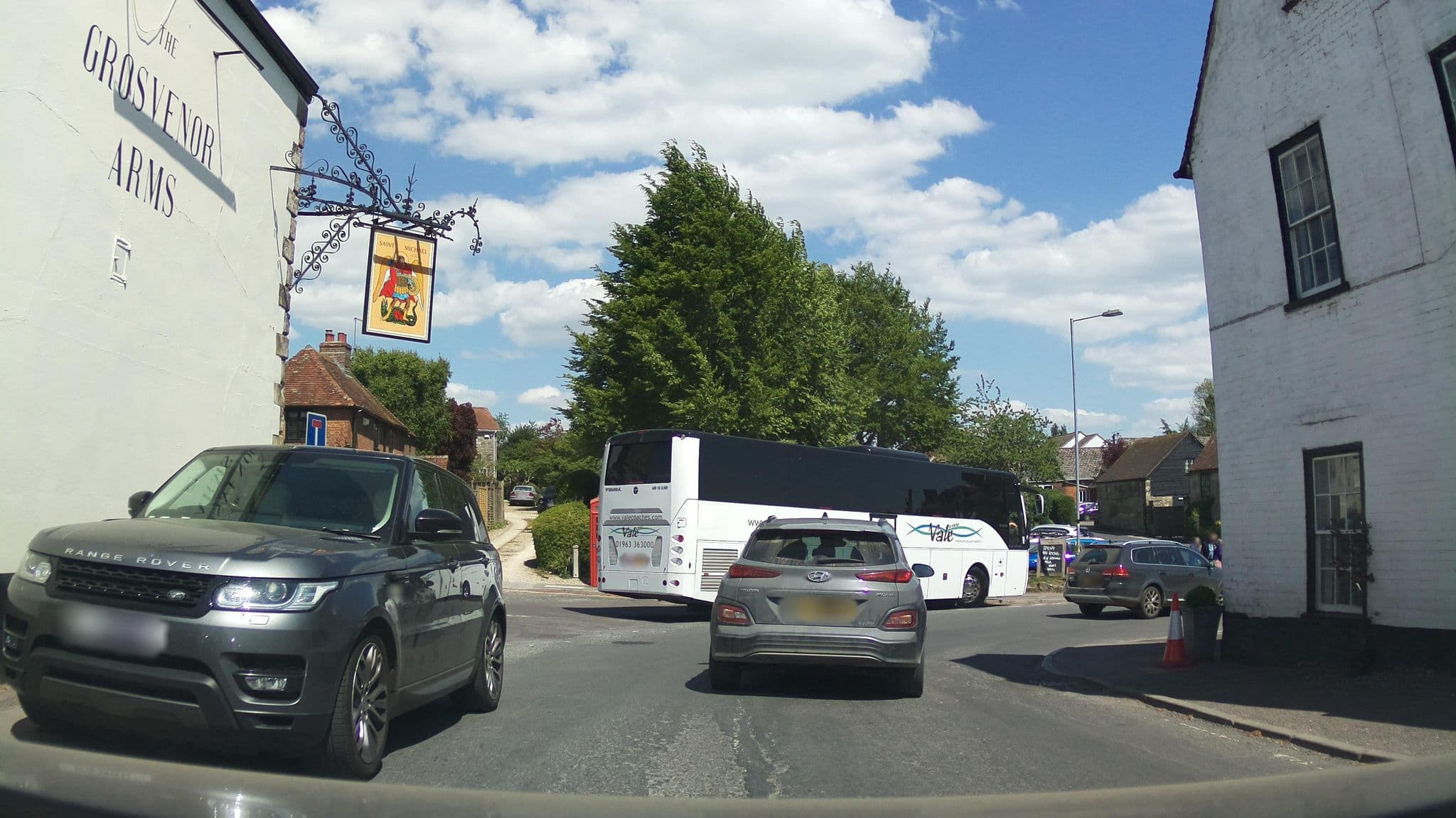 Street view near Lamb - Hindon, Tisbury — © southglos (CC BY-SA · Mapillary)