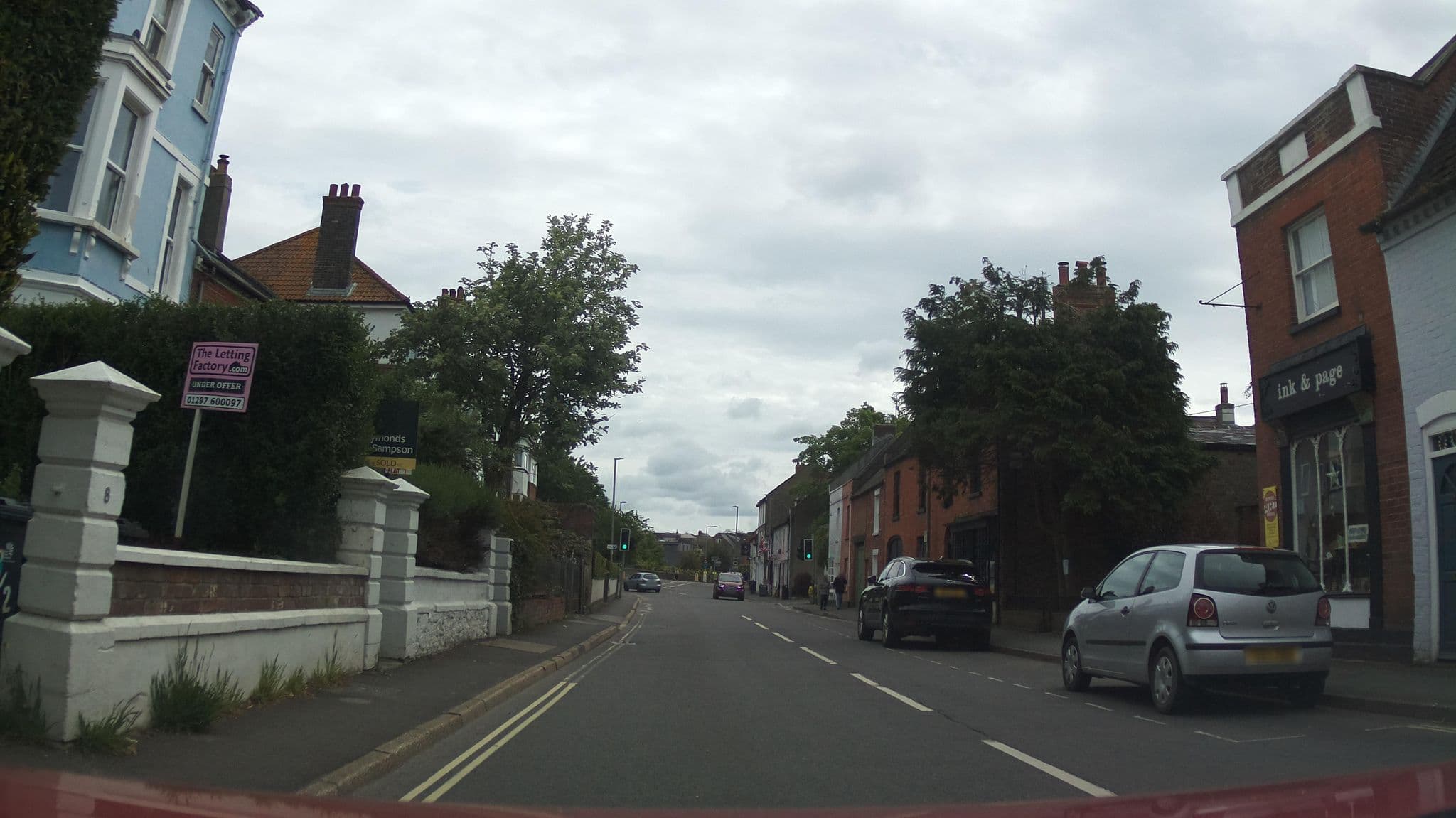 Street view near Polly's, Bridport — © southglos (CC BY-SA · Mapillary)