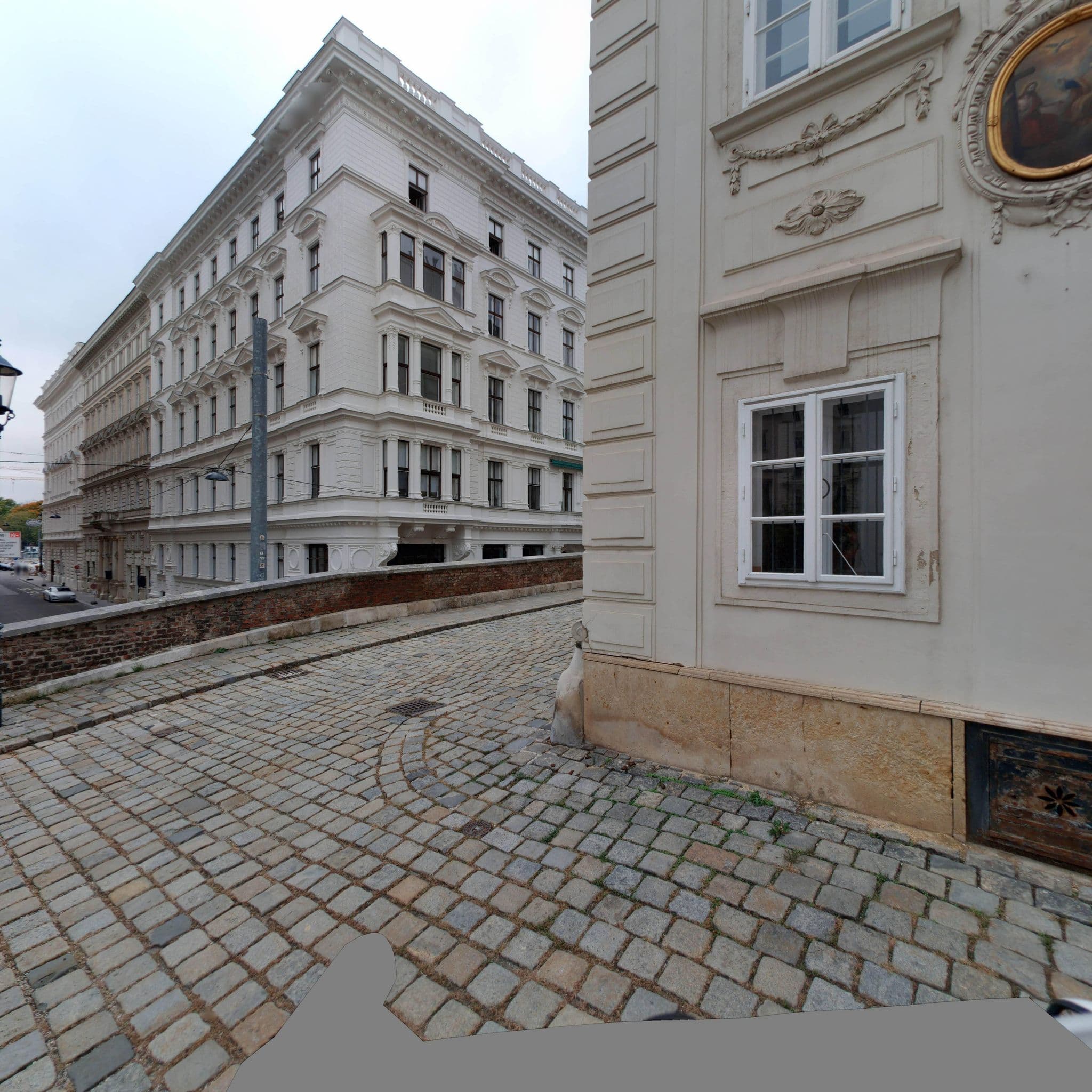 Street view near Apartments Schubert, Innere Stadt — © eliasgander (CC BY-SA · Mapillary)