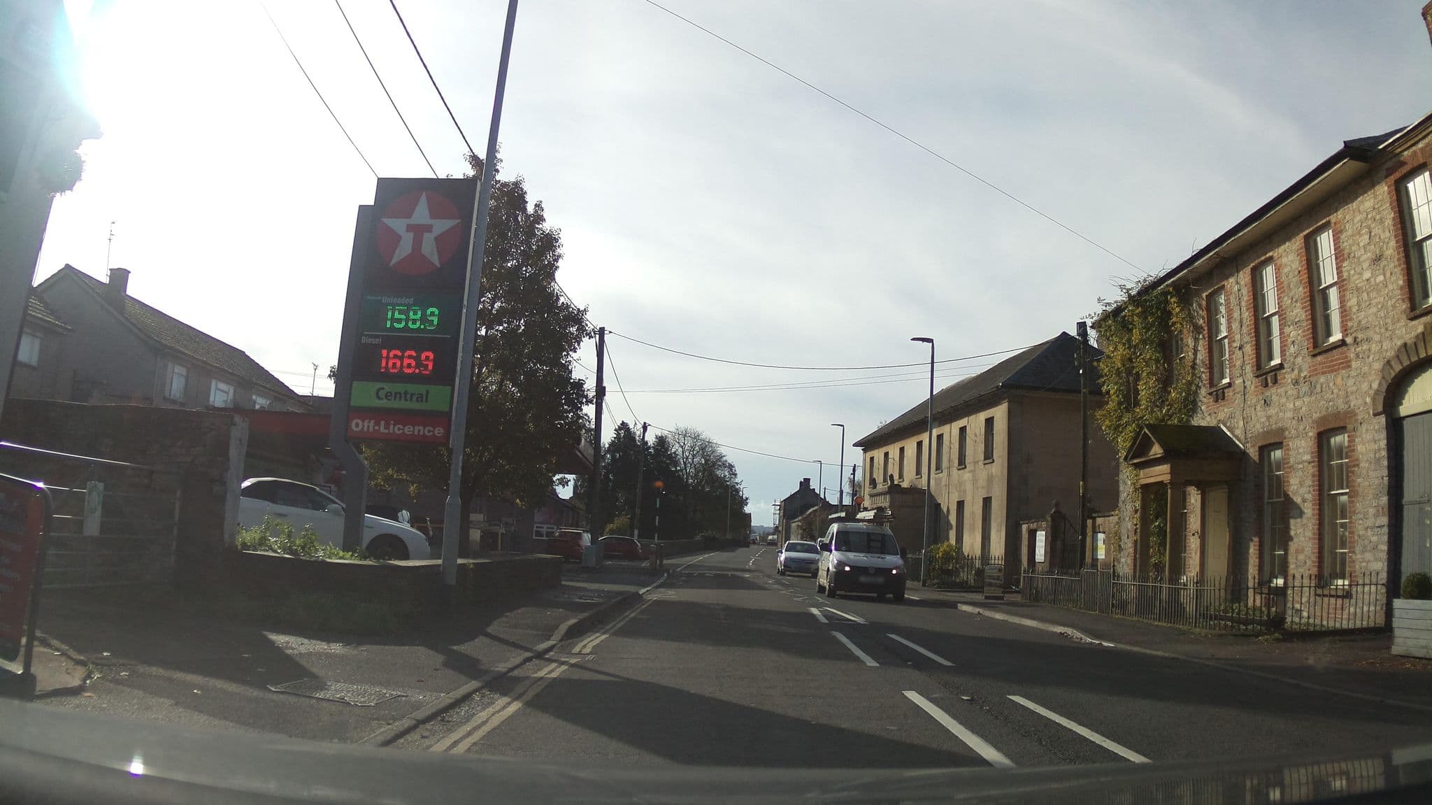 Street view near Liongate House B & B, Ilchester — © southglos (CC BY-SA · Mapillary)