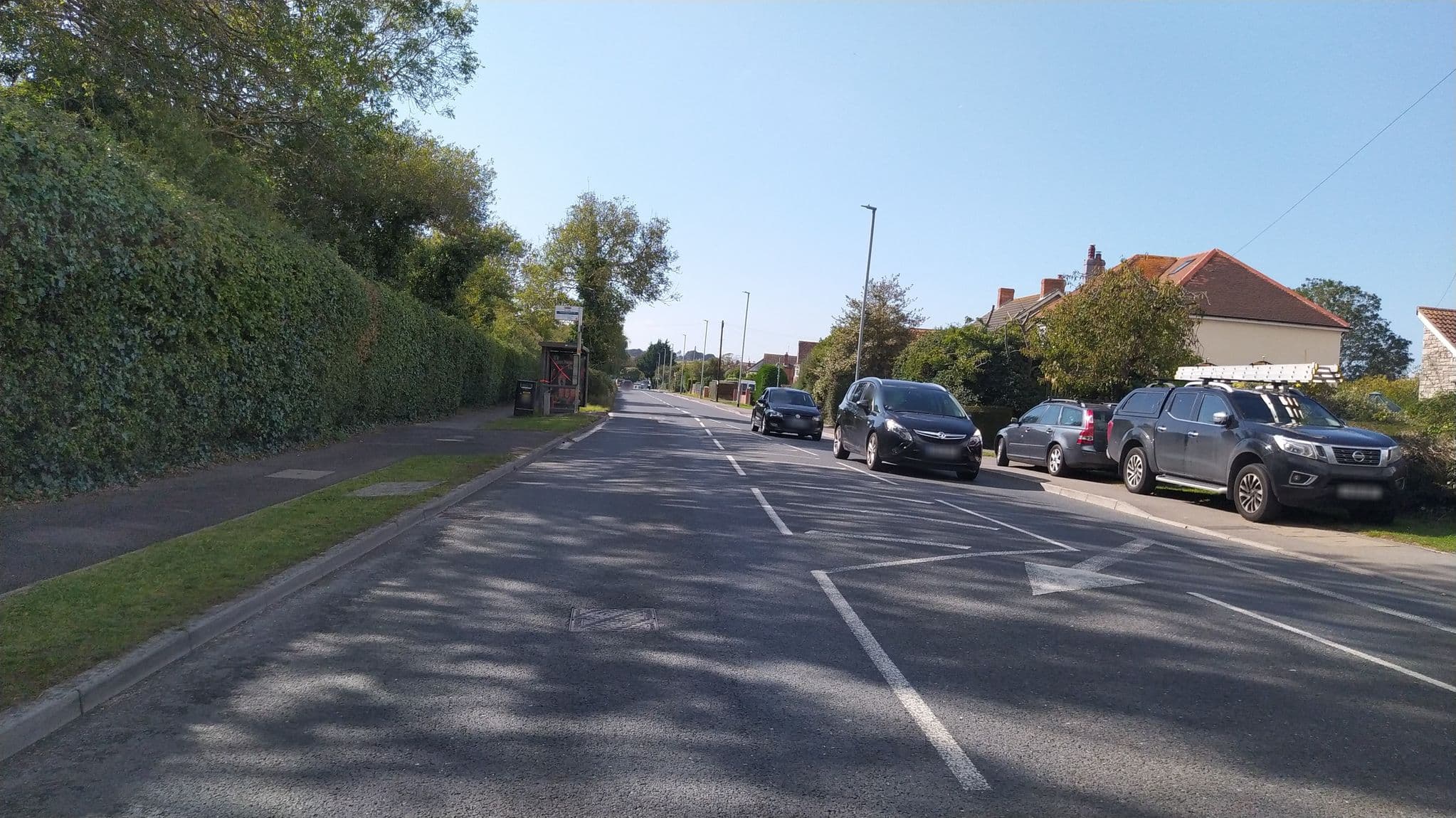 Street view near Fox Crossing Bed & Breakfast, Overcombe — © noid (CC BY-SA · Mapillary)