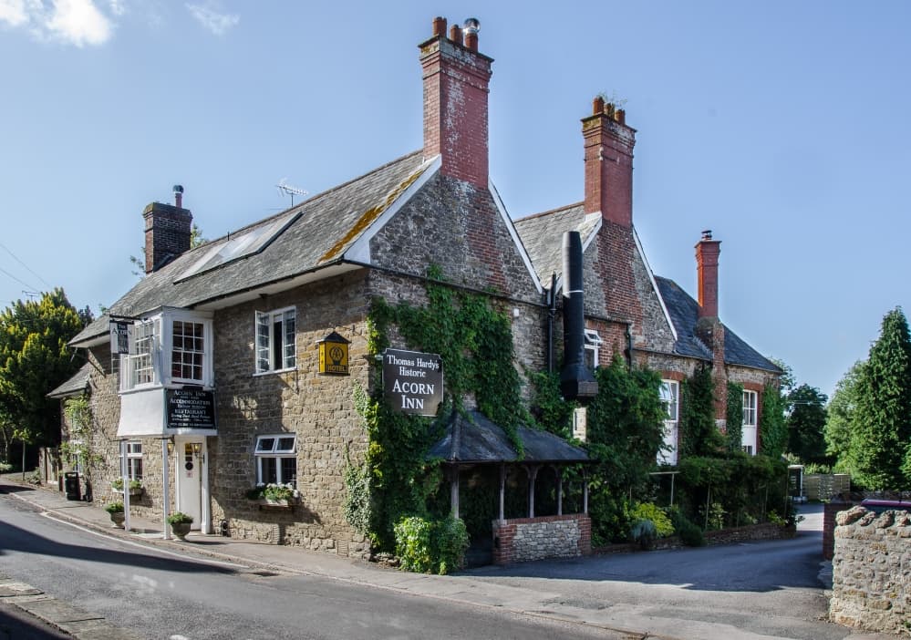 The Acorn Inn (via Wikimedia Commons, CC BY-SA 2.0)