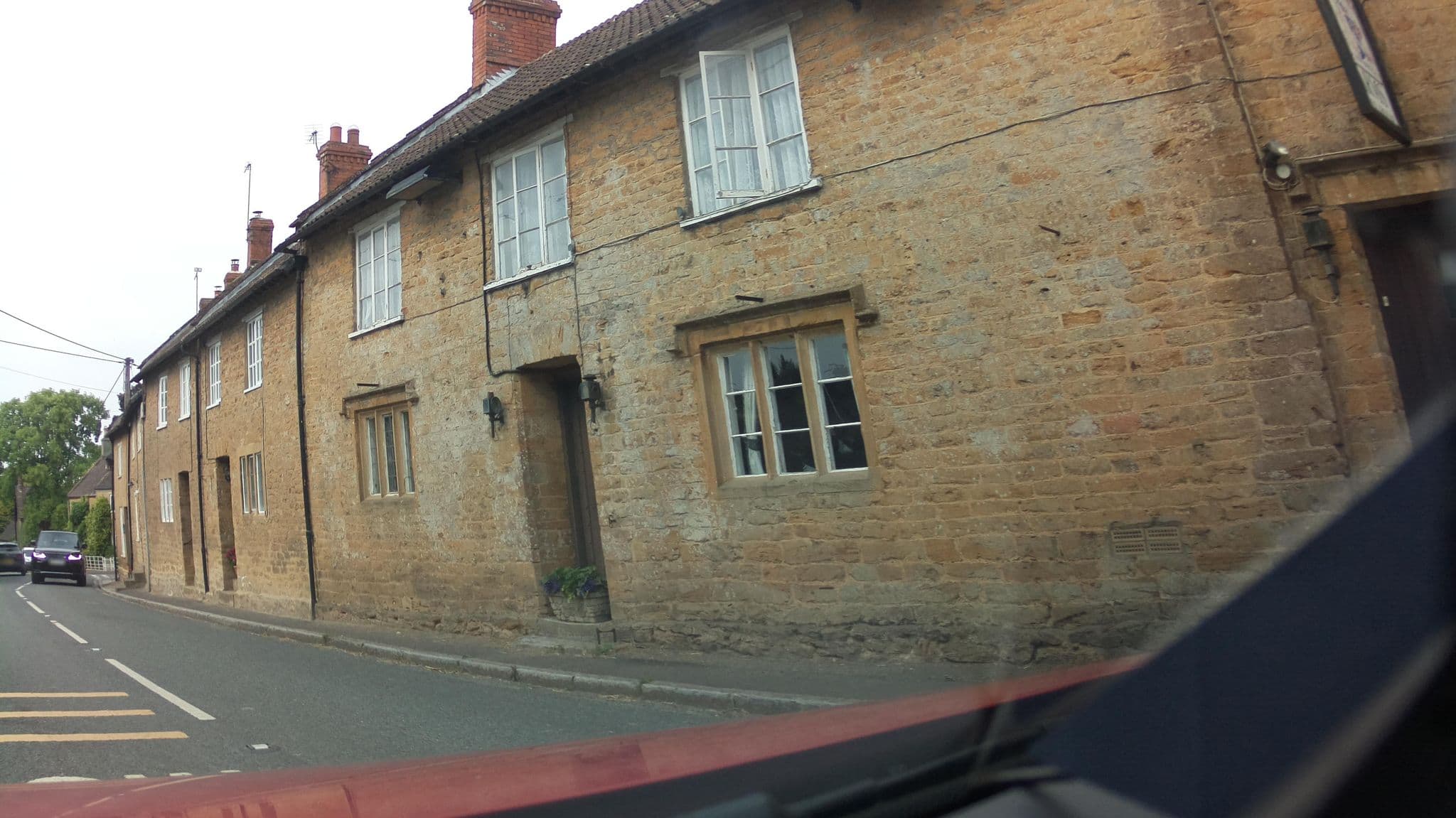 Street view near Watermeadows Lodges, Crewkerne — © southglos (CC BY-SA · Mapillary)