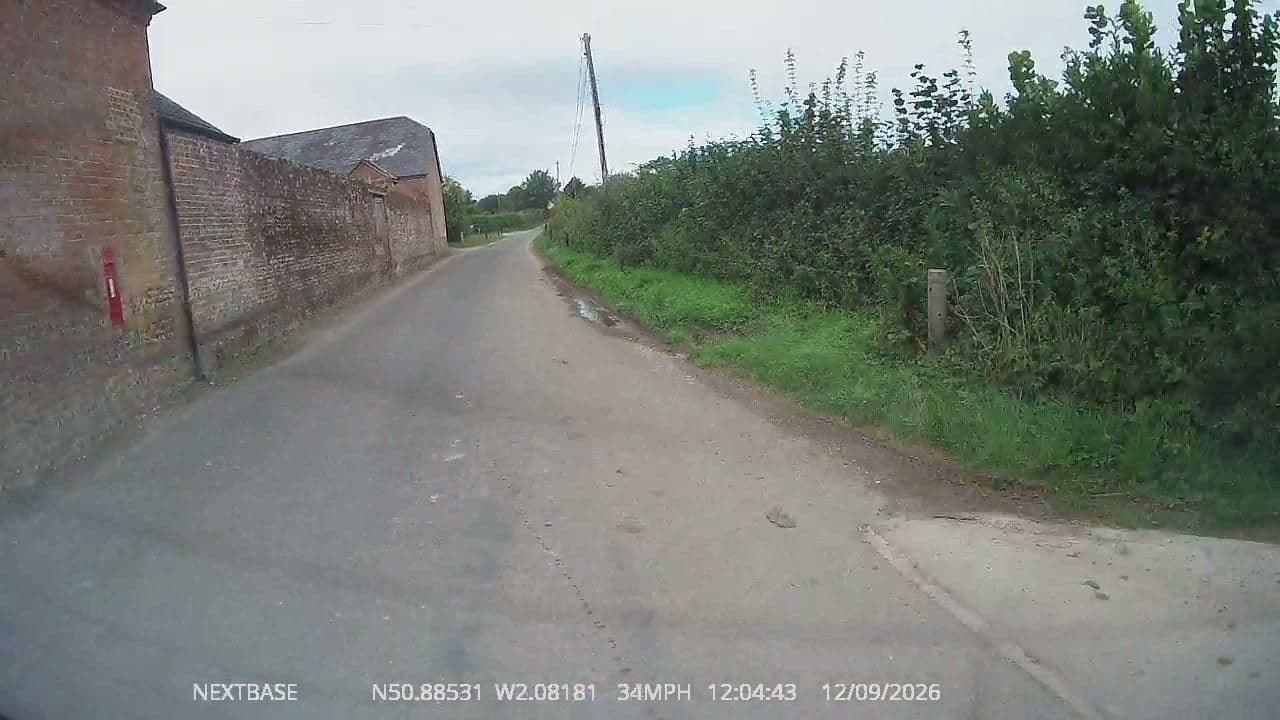 Street view near Launceston Farm, Pimperne — © OrangeHurst97 (CC BY-SA · Mapillary)