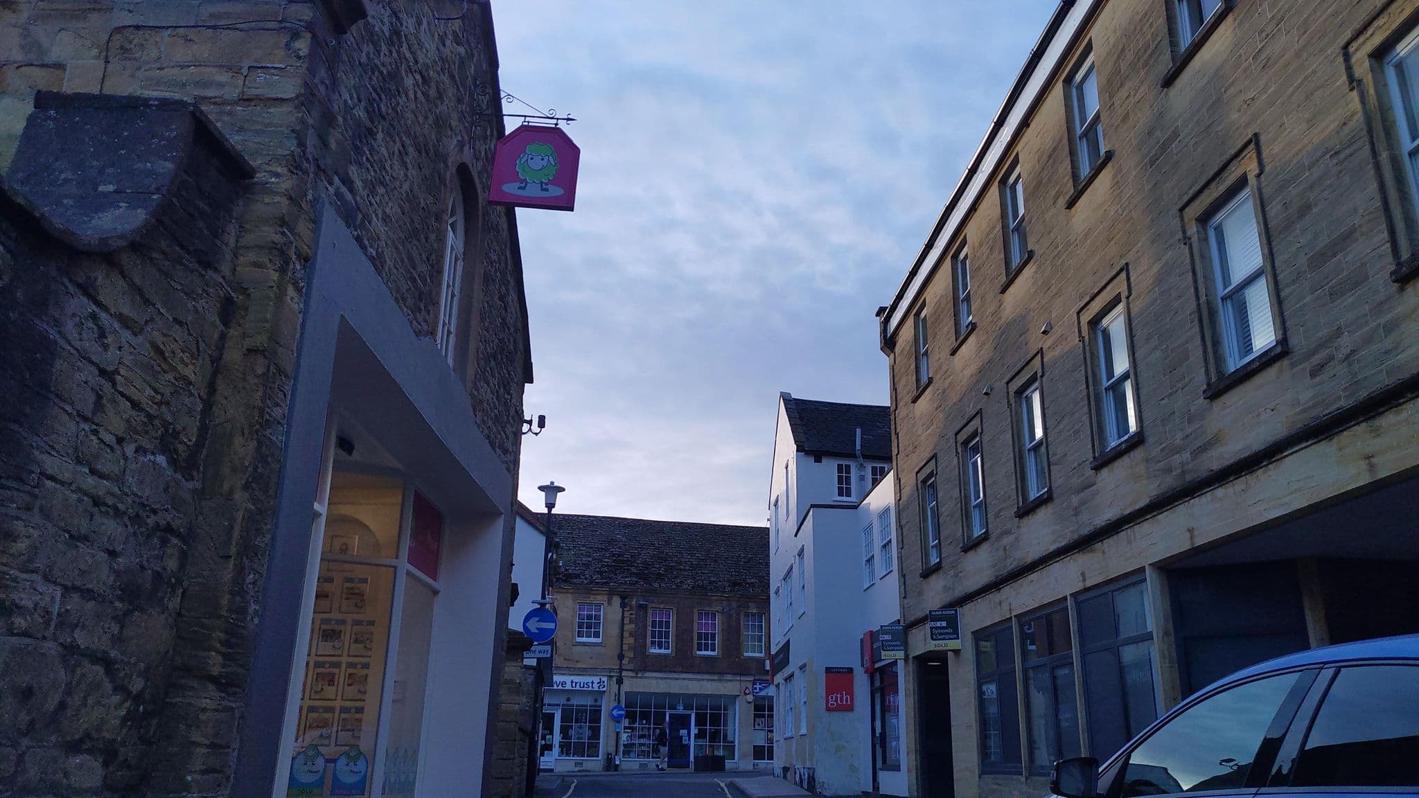 Street view near Wyvern Apartment, Yeovil — © tonys999 (CC BY-SA · Mapillary)
